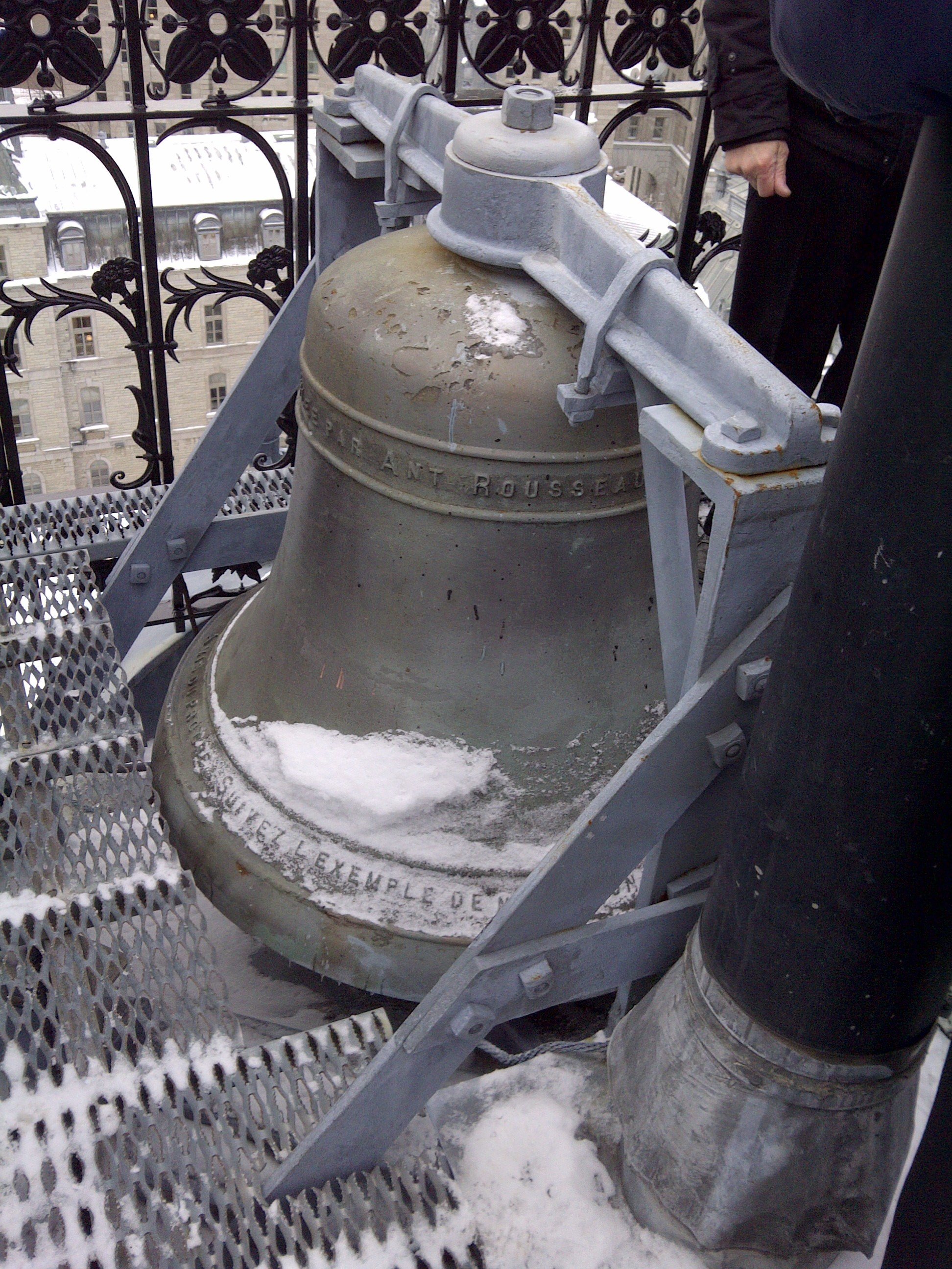 Cloche de la tour du Parlement.jpg