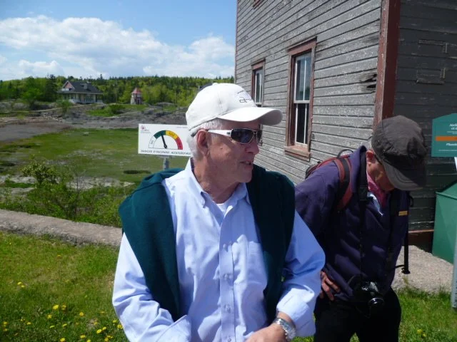 James...toujours intéressé.JPG