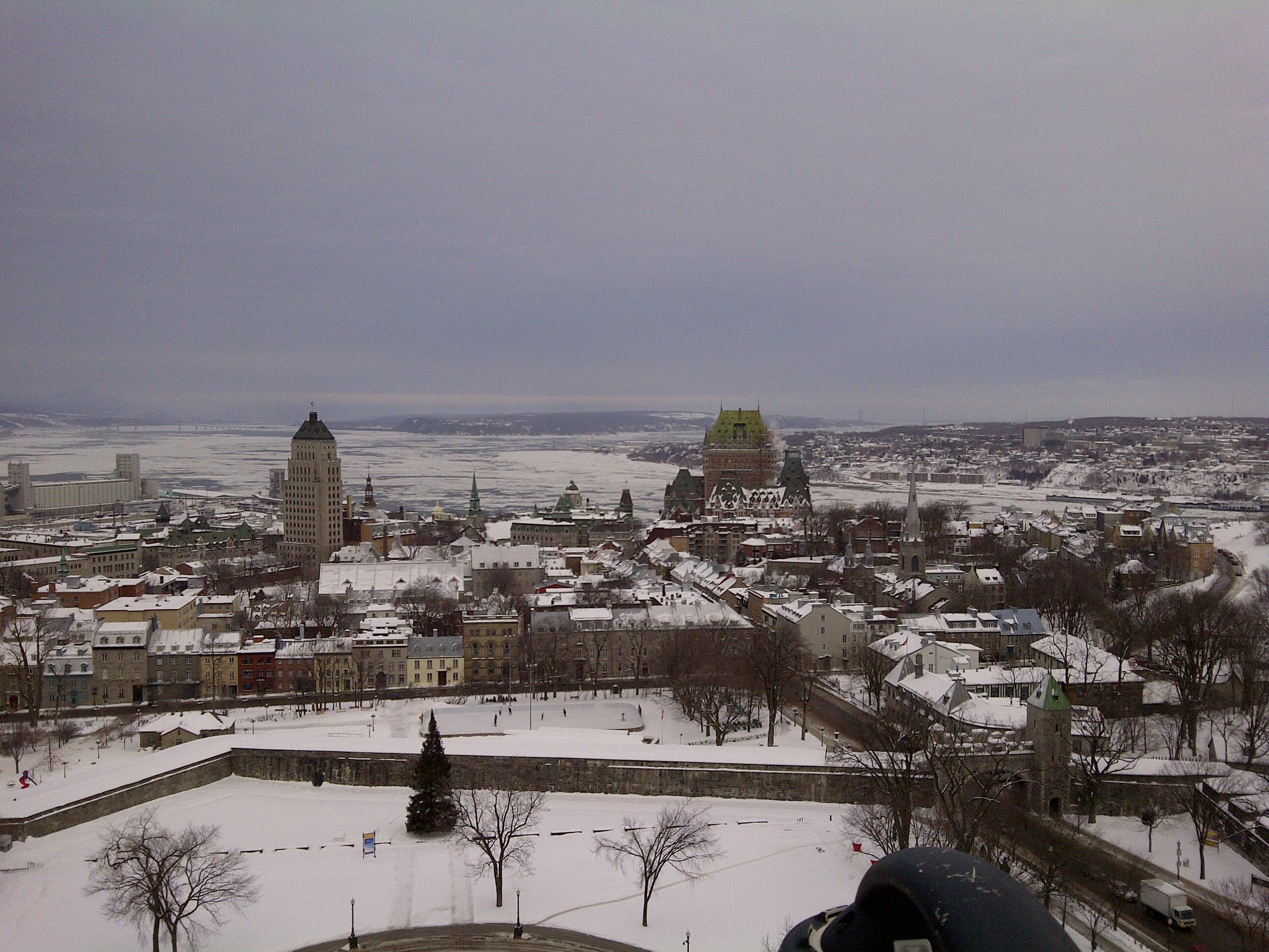 Vue de la tour du Parlement.jpg