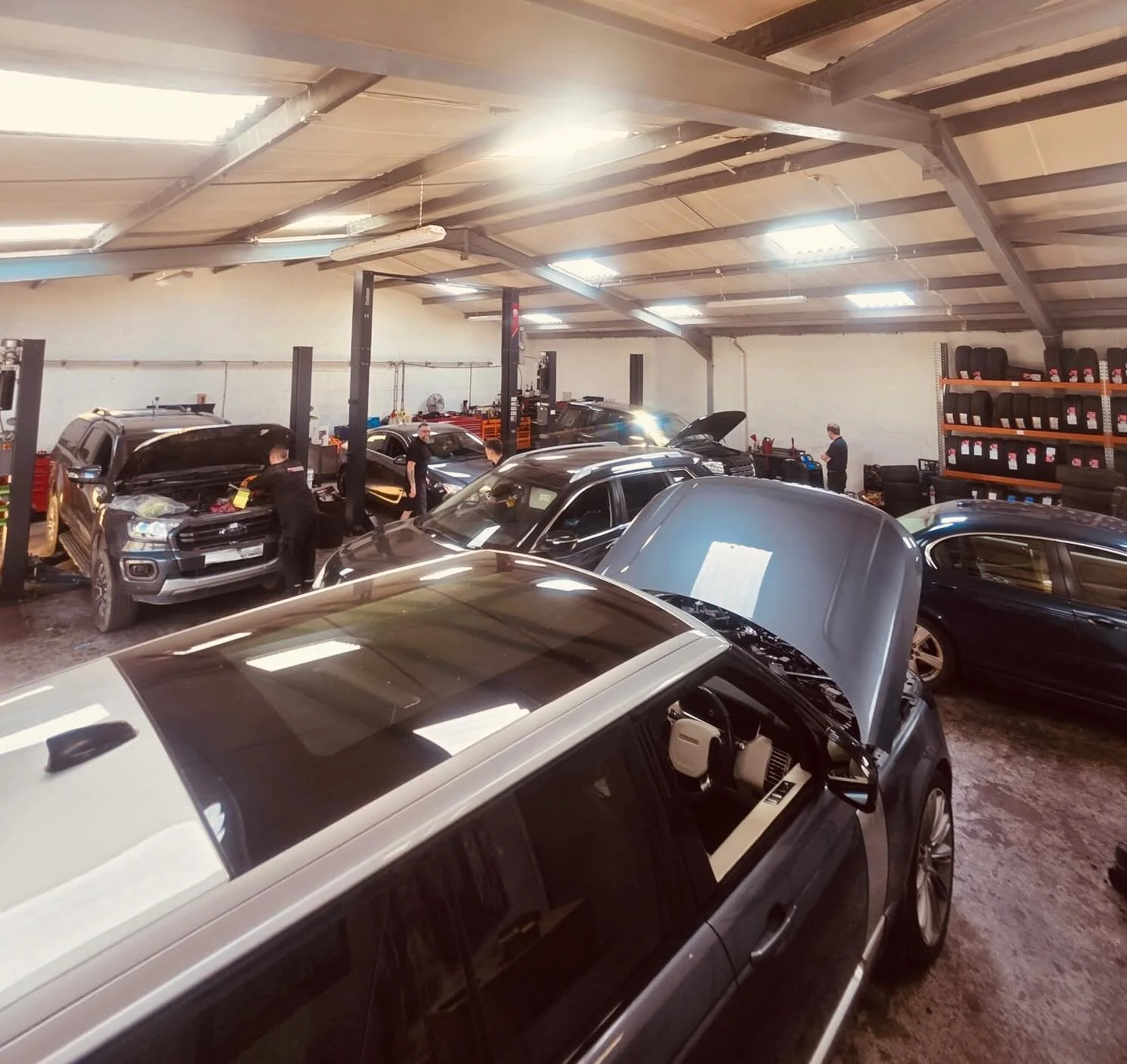 🚗 Another busy day in the workshop at Bridgnorth Automotive 🔧💪

Today&rsquo;s line-up keeping the team hard at work:

✅ Ford Ranger &ndash; MOT, full service, brakes &amp; coil spring
✅ Vauxhall Insignia &ndash; ABS light diagnosis &amp; wheel bea
