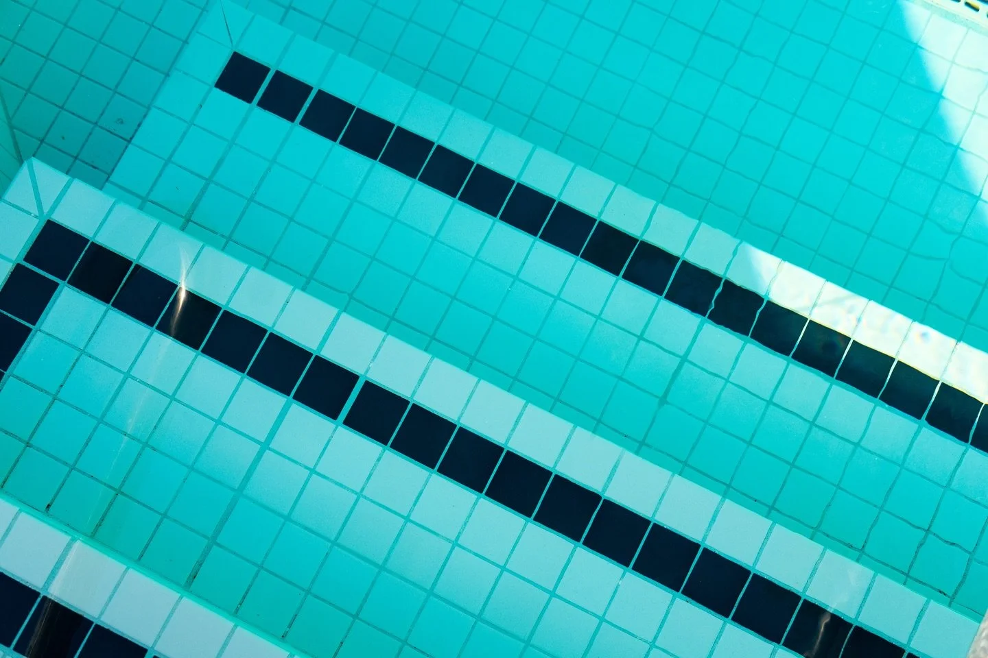 Here&rsquo;s your reminder to ease into the week 🏊&zwj;♀️ 

Water&rsquo;s natural buoyancy takes pressure off your joints, helping you move with more ease while still building strength and supporting your heart. 

Even light swimming engages the who