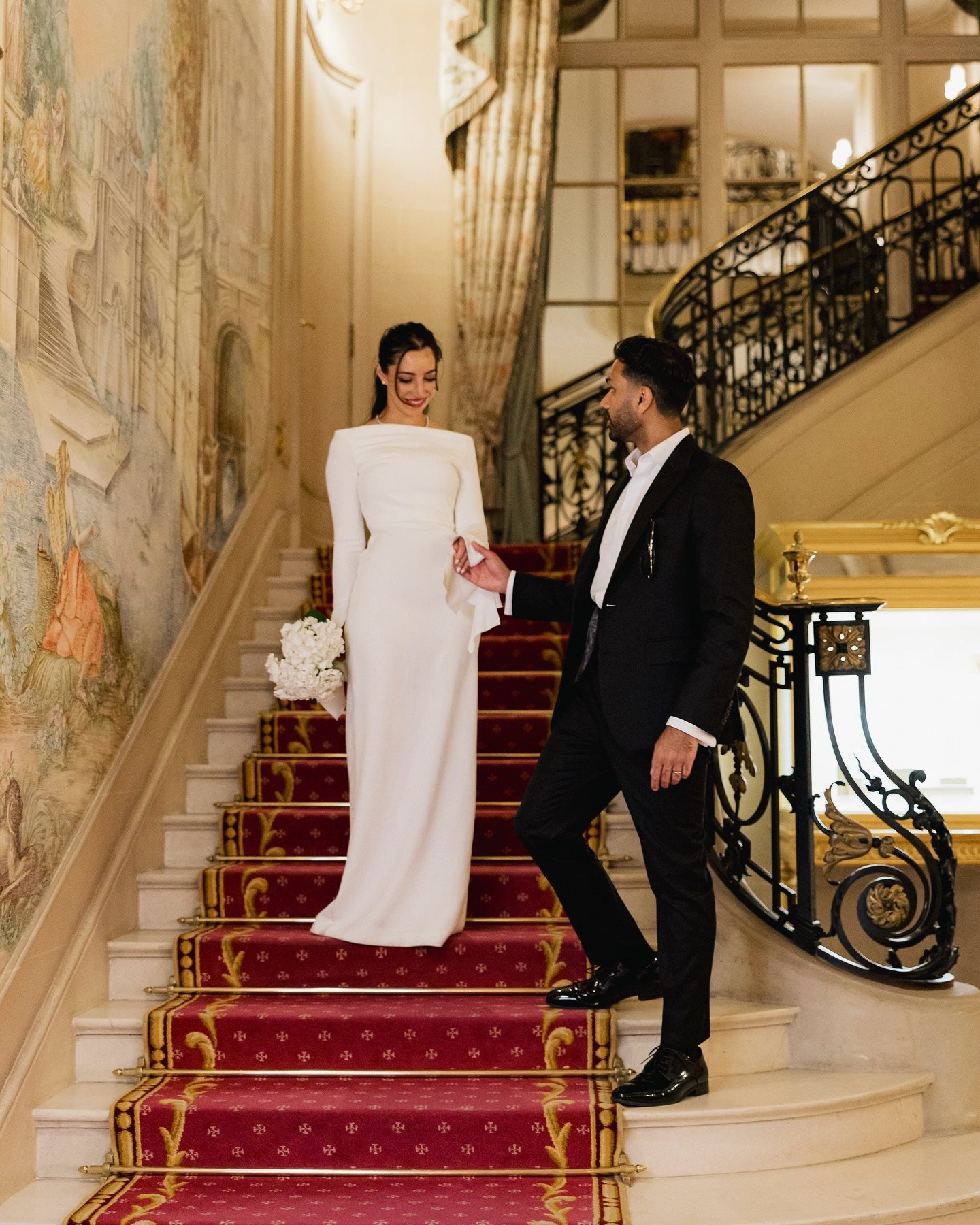Celebrating these beautiful souls &ndash; Sarah &amp; Yannick 🤍

A day that was every bit as joyful and full of life as they are. After an intimate &ldquo;I do&rdquo; at Chelsea Old Town Hall, we jumped into a black cab and made our way to the Rose 