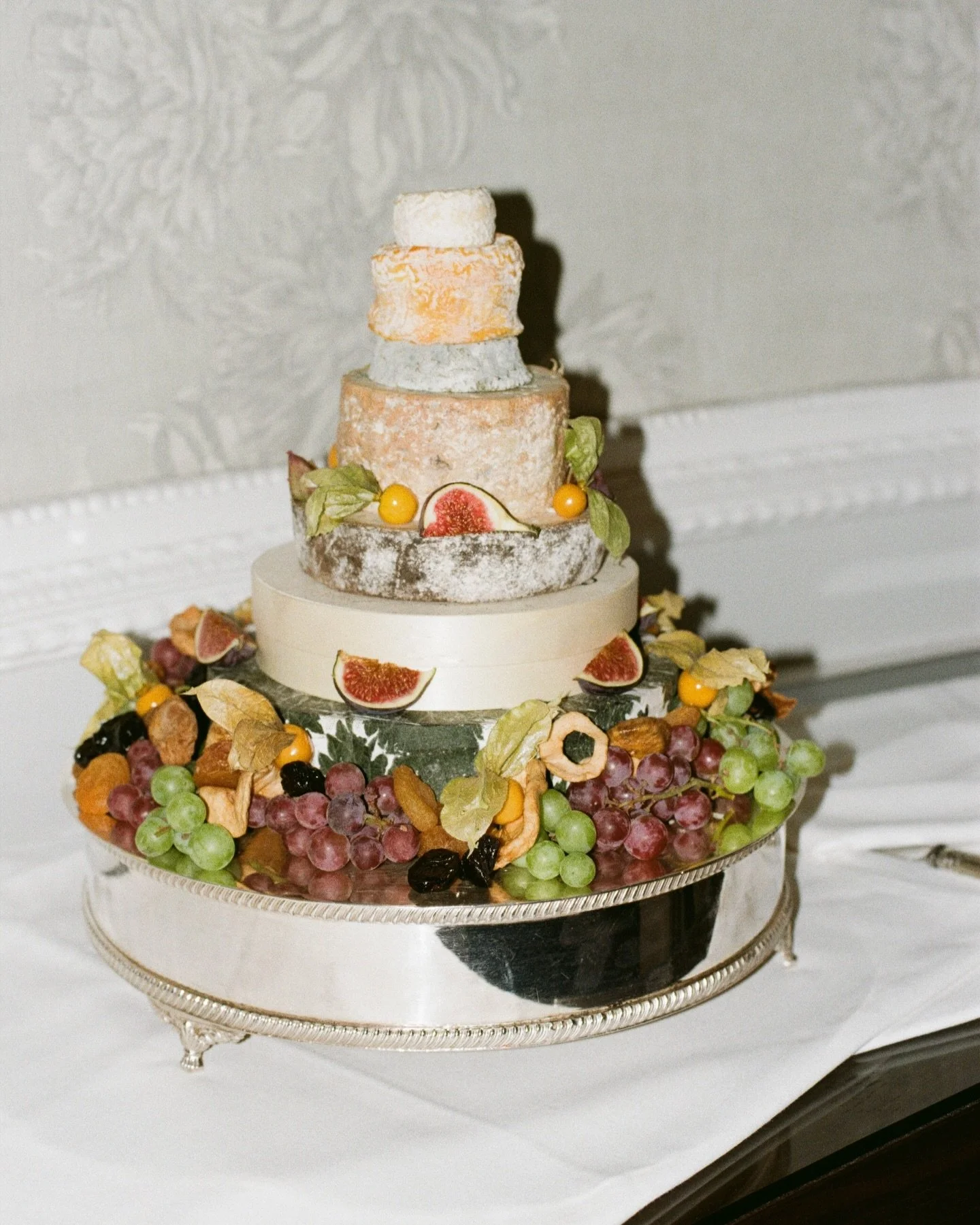 A mix of weddings, travels, and the moments in between - on film✨🎞️
Can&rsquo;t wait for 2026 and all the beautiful stories waiting to be captured!

london wedding photographer, uk cinematic photographer, couples photographer, england wedding photog