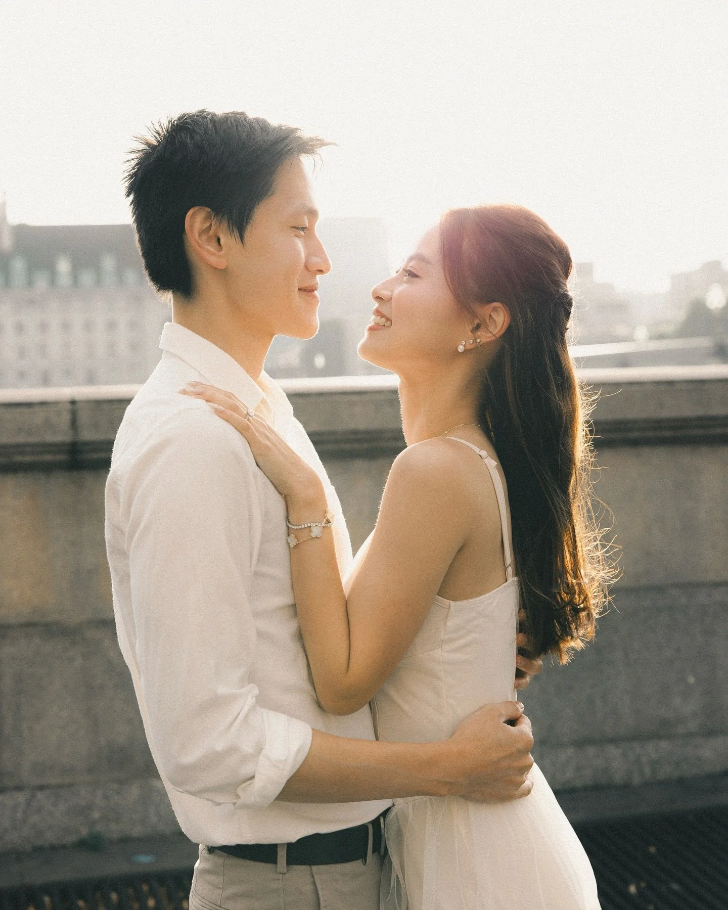 Catching the early morning light with J&amp;I while the city is still half asleep ✨☁️

london photographer, uk cinematic photographer, couples photographer uk, london wedding photographer, storytelling photographer uk, engagement photographer london,