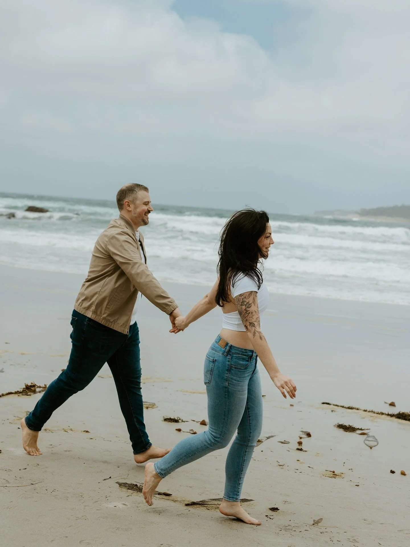 She said yes 💍✨

There&rsquo;s something so magical about a golden hour proposal on the sands of Carmel Beach &mdash; soft waves, salty air, and a love story unfolding right in front of the lens.
Planning a surprise proposal in Carmel-by-the-Sea? 


