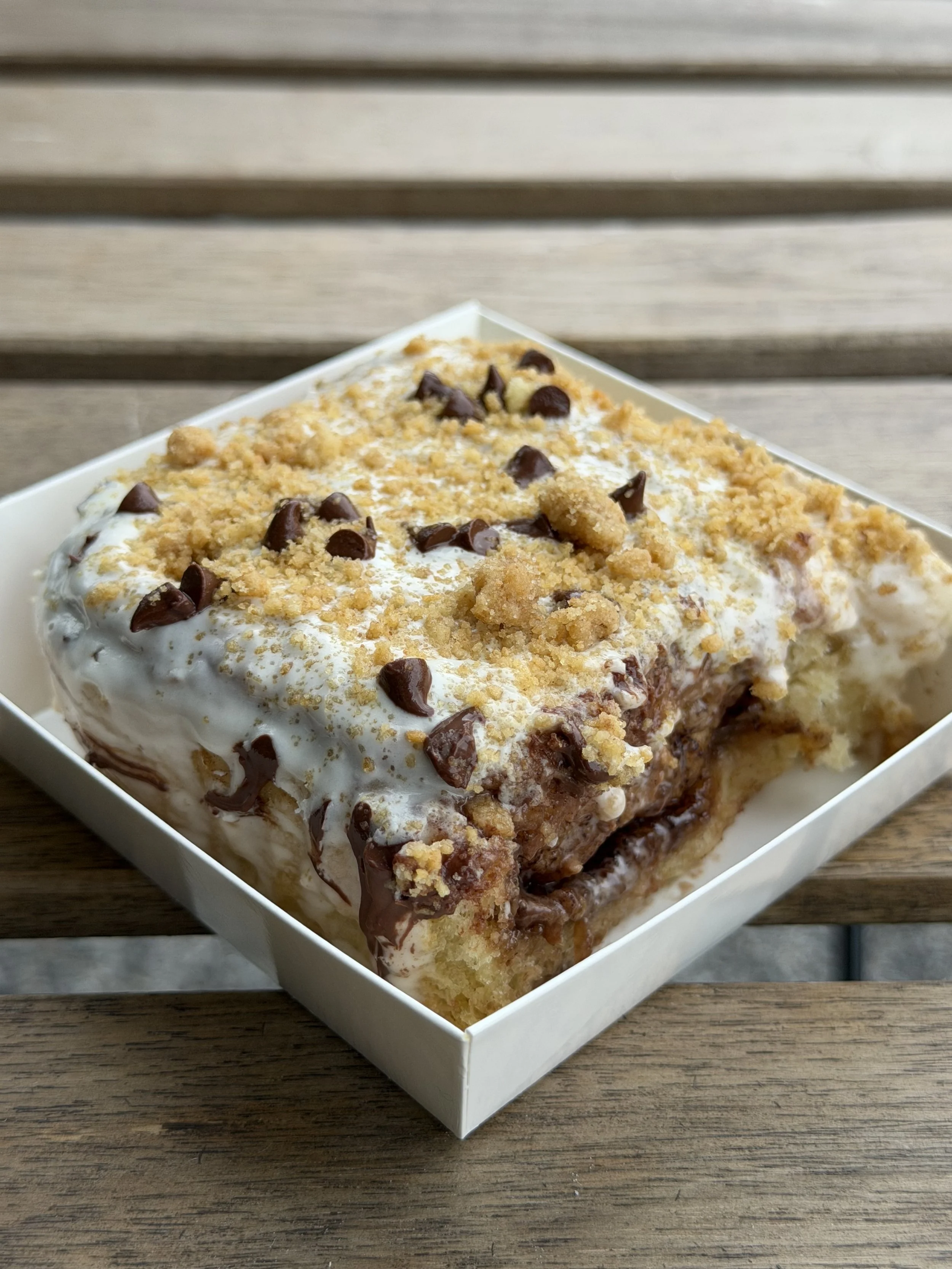 S'mores Cinnamon Roll