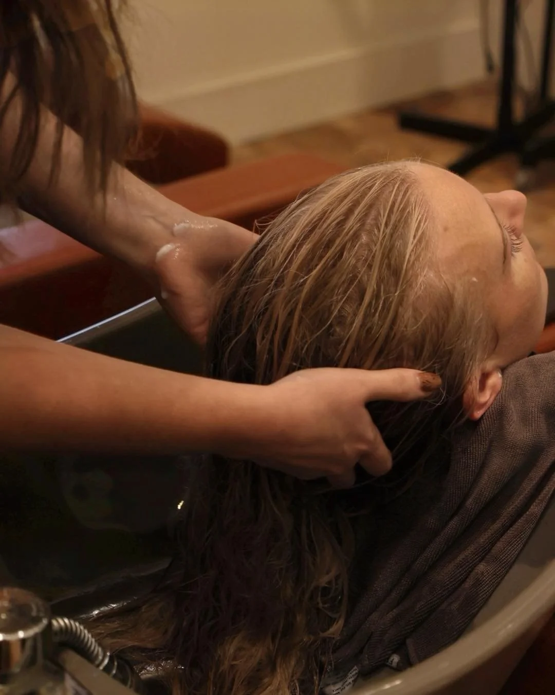 Give the gift of relaxation this holiday season.
Salon Brad gift cards are available in salon or online at salonbrad.com. 🎁