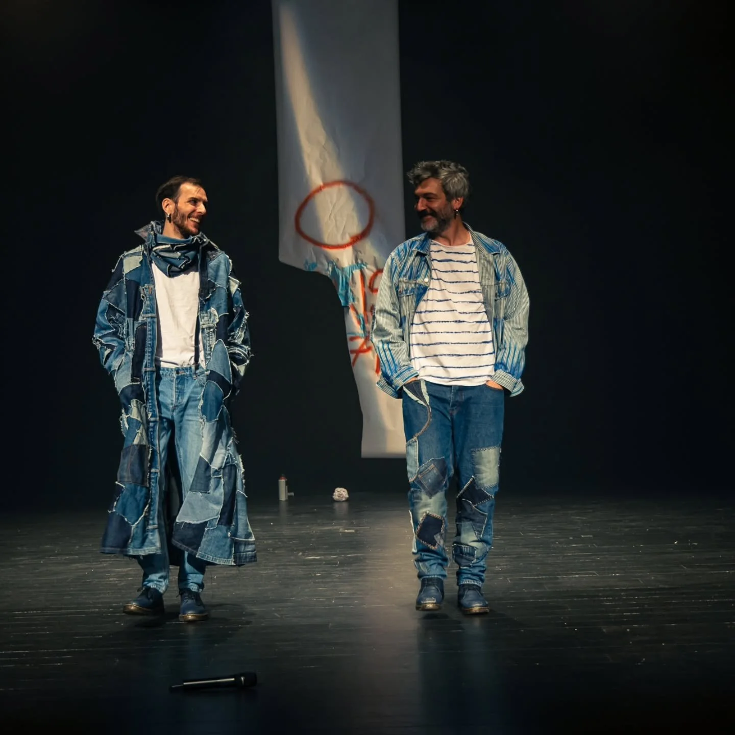 E per chi non c'era...
La societ&agrave; dei ribelli nei meravigliosi scatti di @bortomaltese
@maurapettorruso @ildeta @bonf___ @compagniateatroe @valentinapennacchio @valentina_basiliana @friducia @jackmaturi @fondazione.caritro @ferraraoff @luz.el.