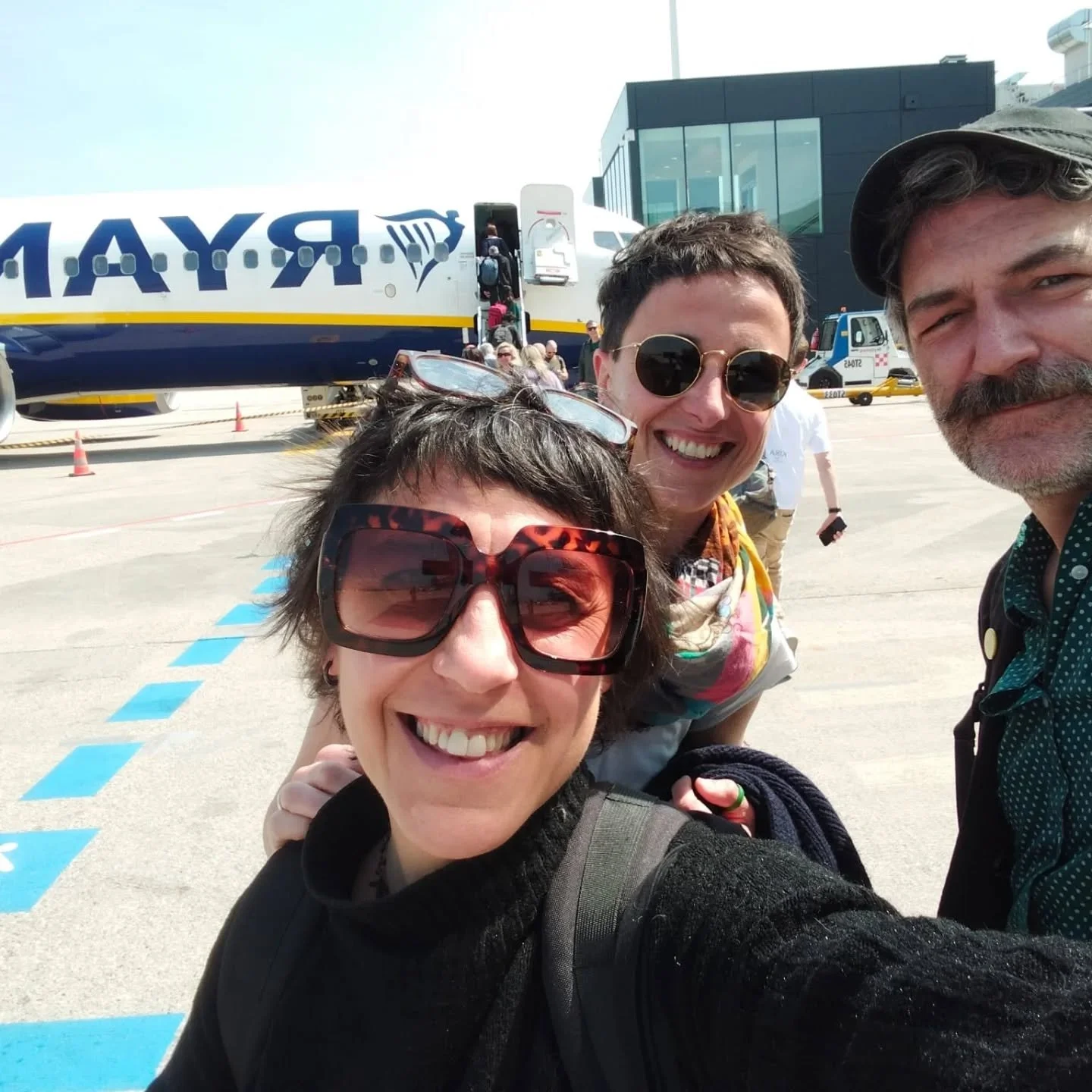 ✨ Day 1: ieri Pequod &egrave; volata in Sicilia ✈️ e ha iniziato il suo tour in questa meravigliosa terra 🤩! Tra mare, vicoli e mercati, siamo arrivati ai Cantieri Culturali alla Zisa, dove ogni angolo parla di arte e cultura! Emozionati e felici di