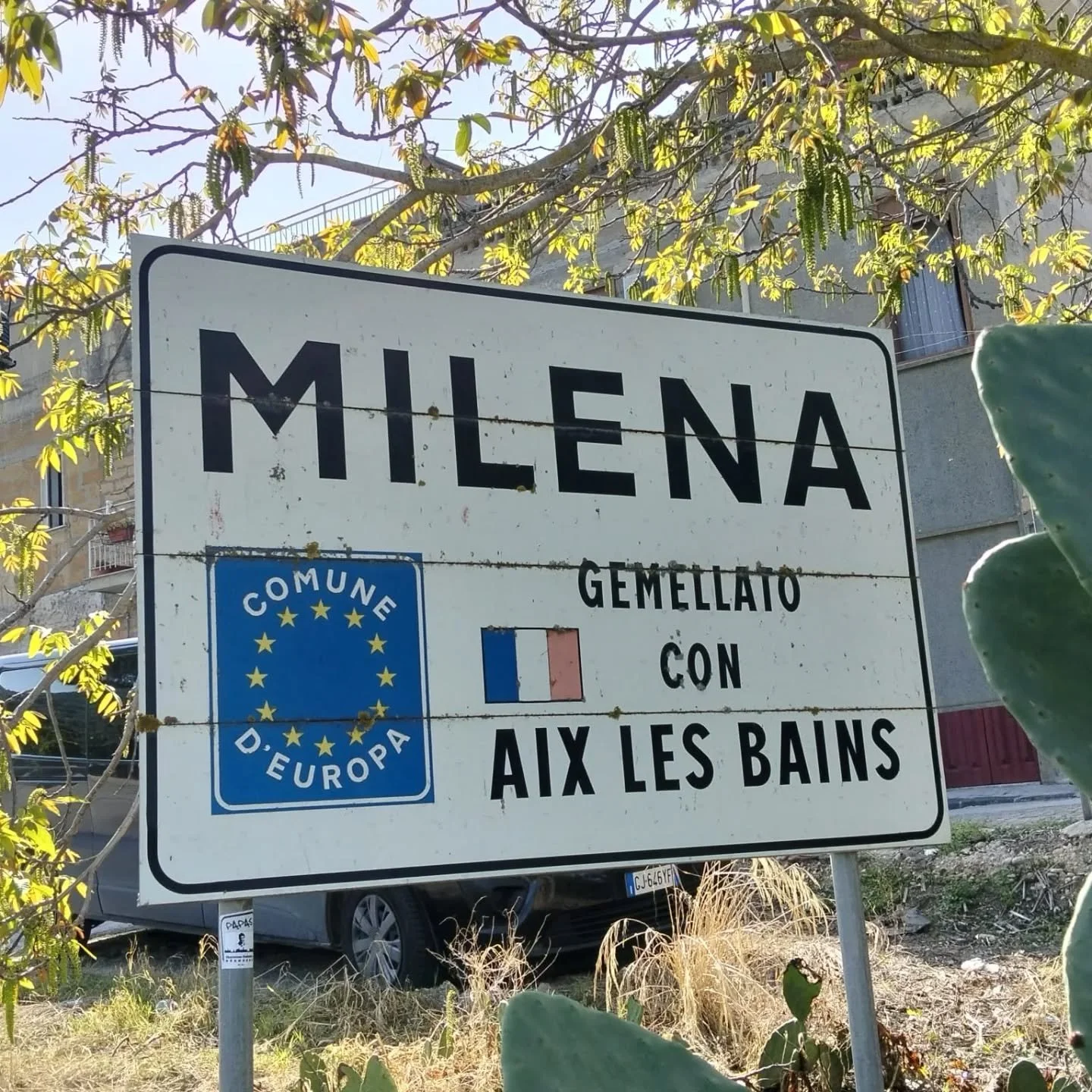✨ Day 3: il viaggio prosegue e si ferma a Milena! Abbiamo trovato un centro ricco e attivo, permeato di radici profonde. Un pubblico numeroso e coinvolgente ci ha accompagnati nella seconda replica del nostro tour! ✨
#boxeur #teatro #sicilia
@centrot