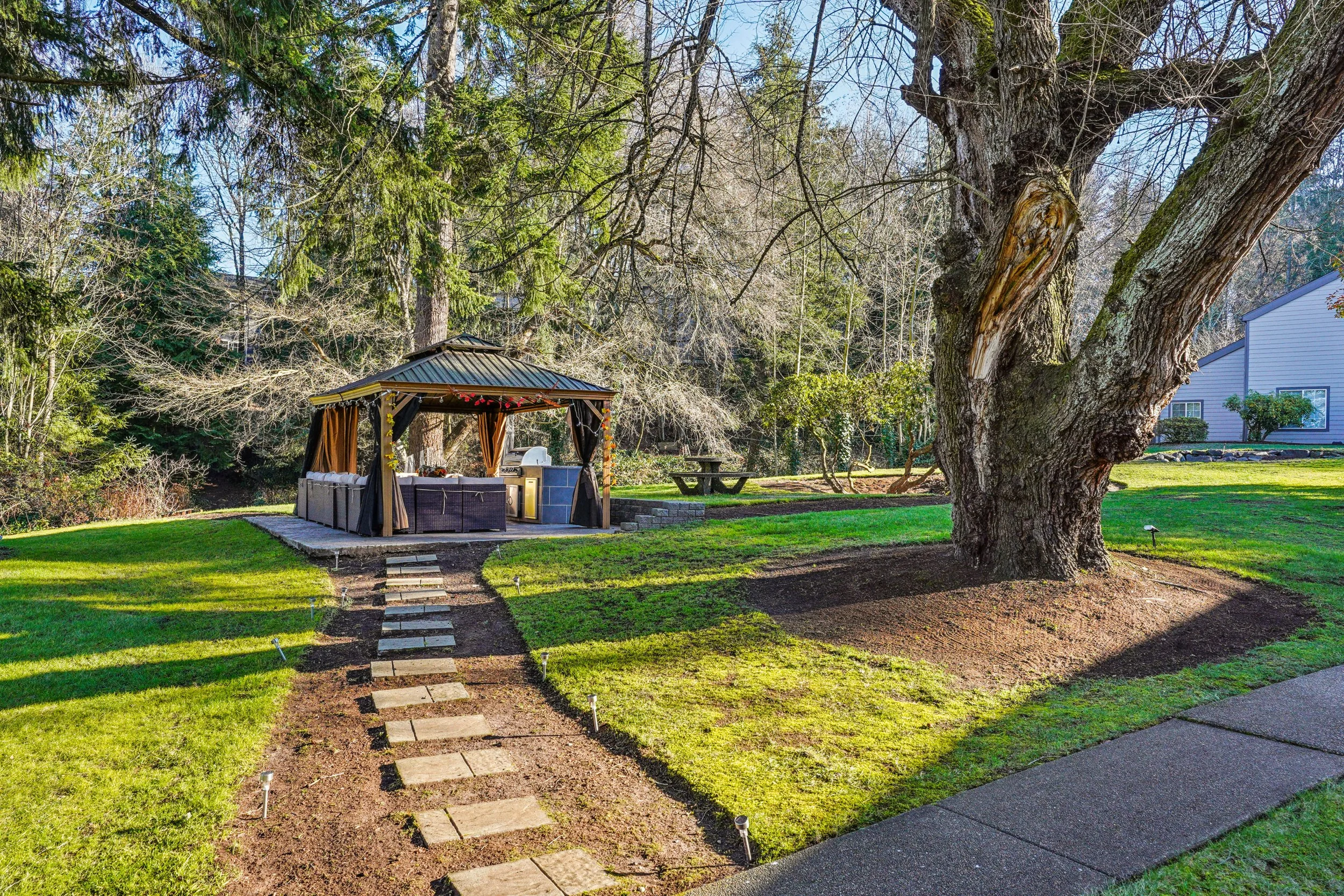 60-print-N Mountain View Ave-917.jpg