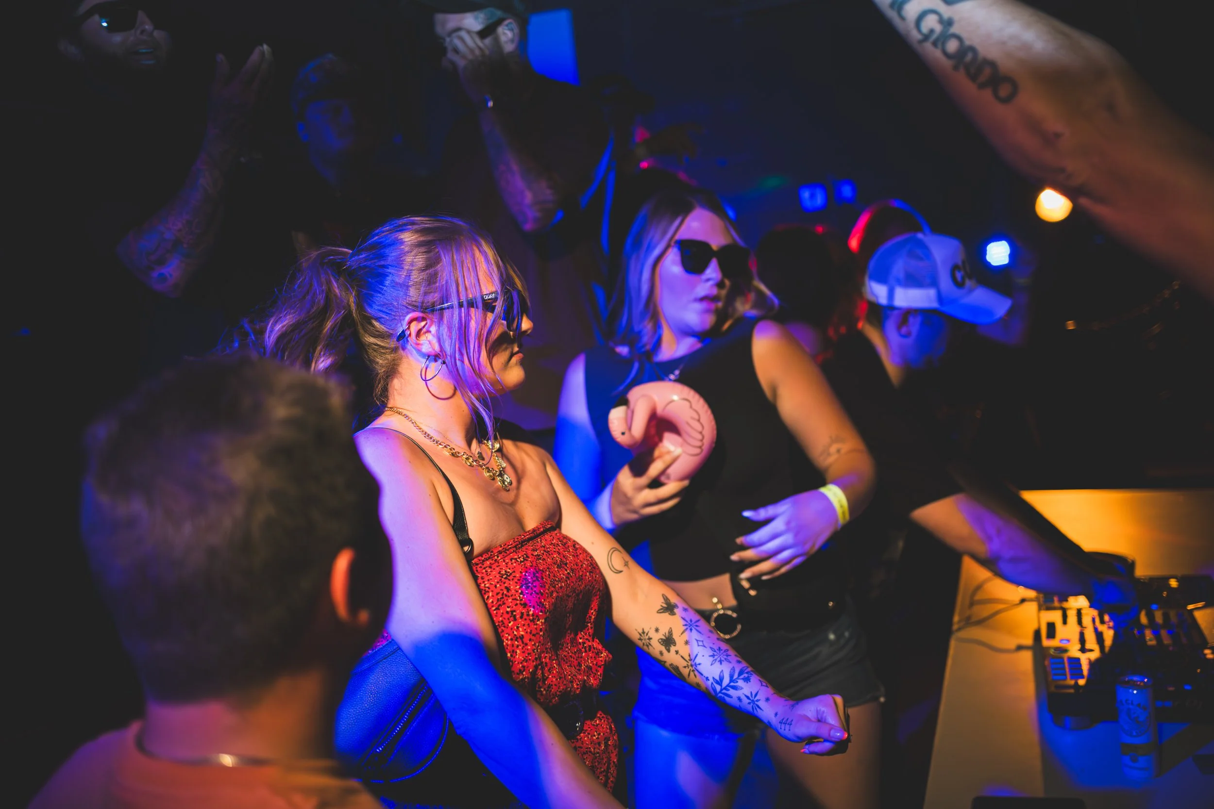 DJ