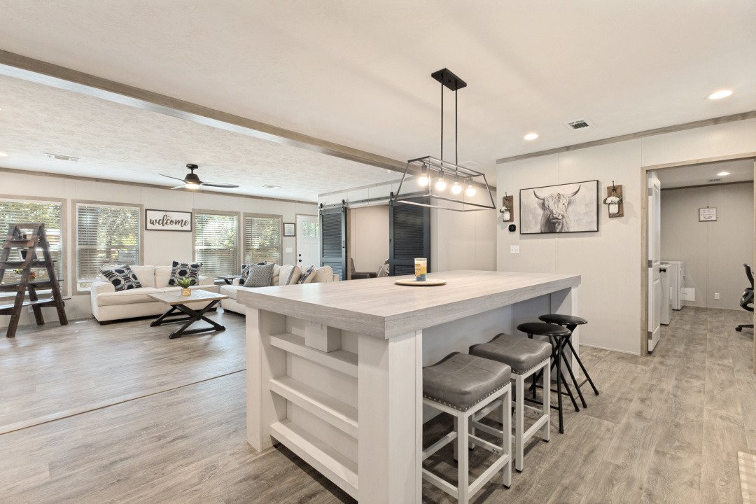 9776Navajo_kitchenliving.jpg