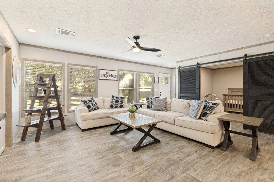 9776Navajo_LIVINGROOM.jpg