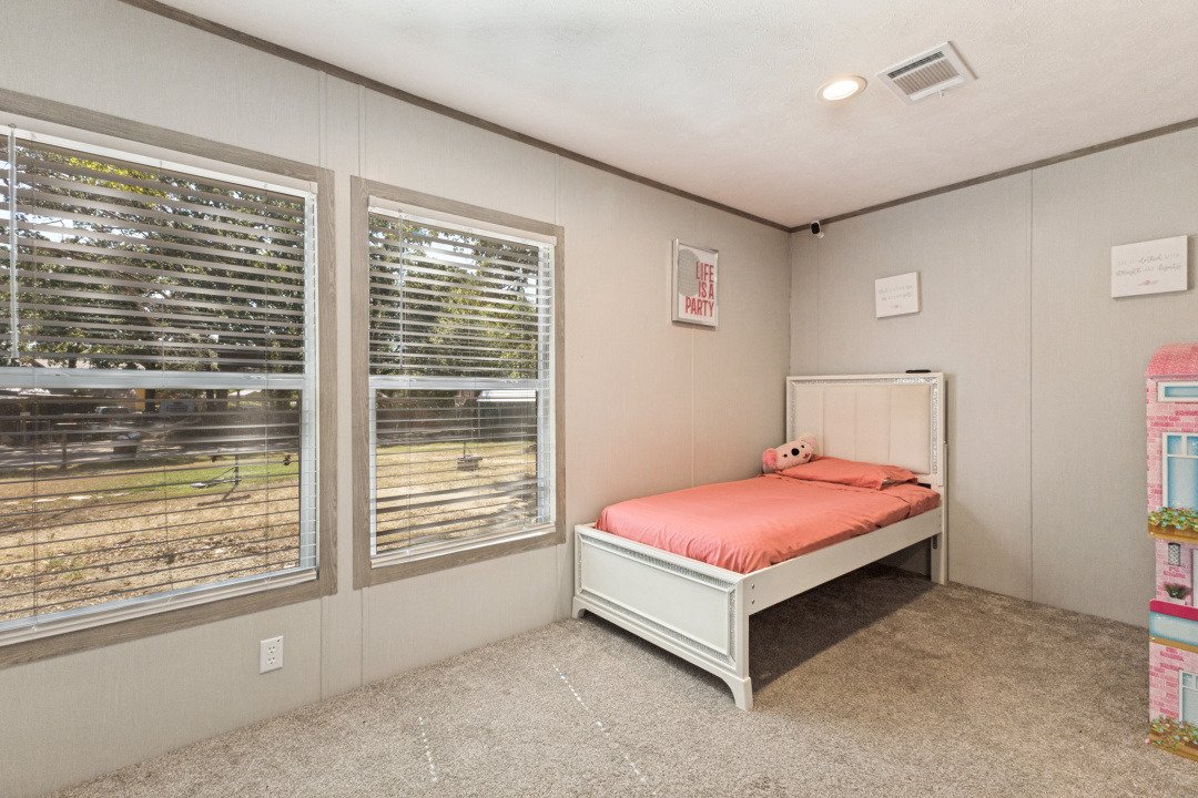 9776Navajo_bed3.jpg