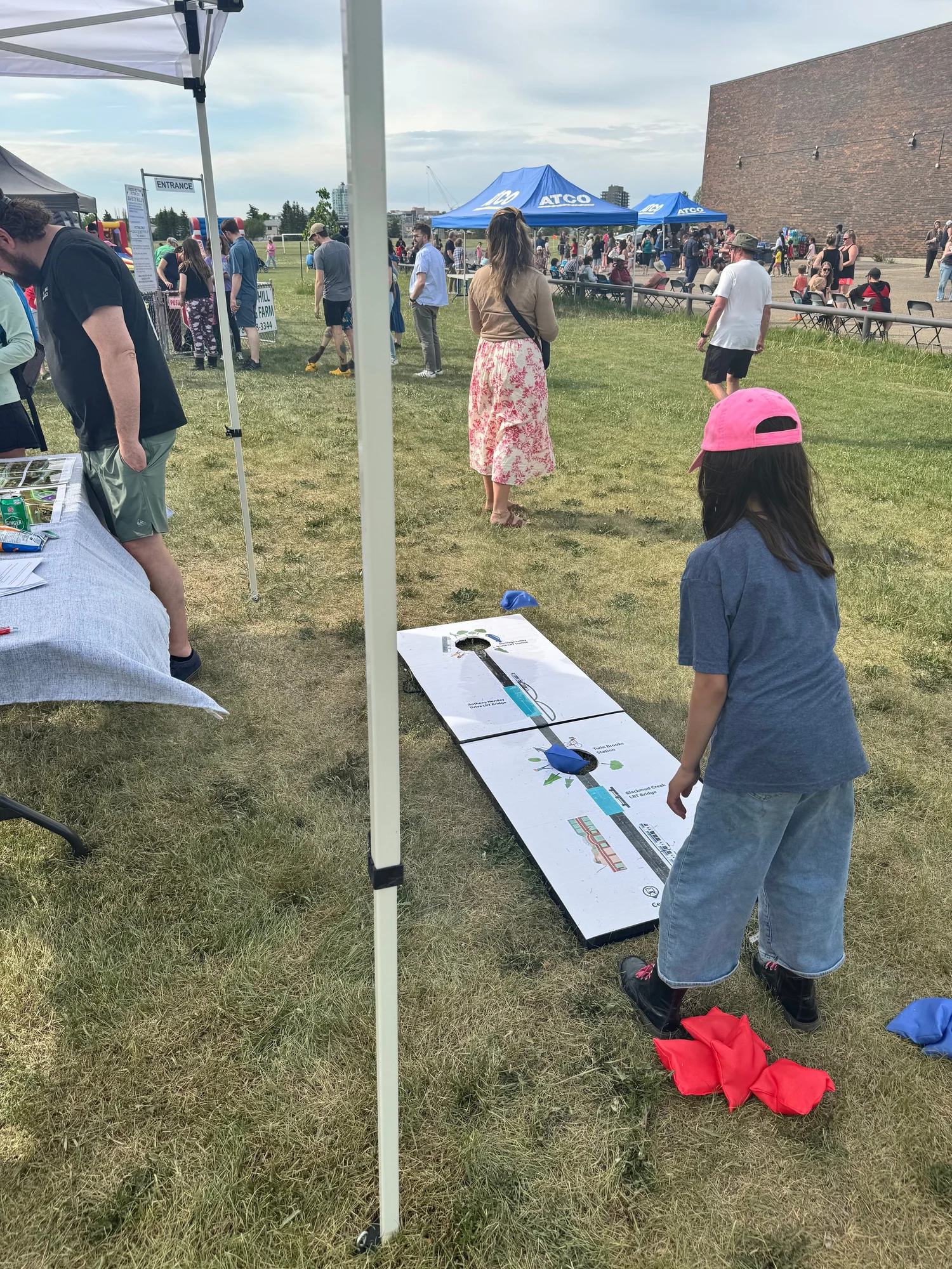 Engagement game at a Keheewin pop-up