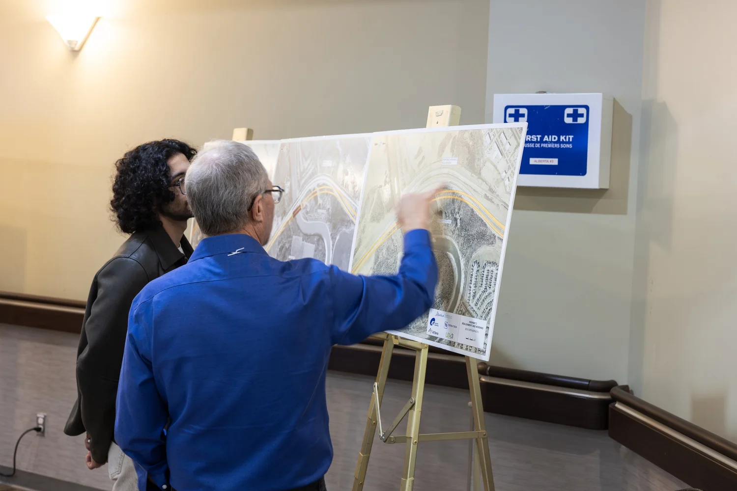 reVerb facilitator answering a question at a public consultation session