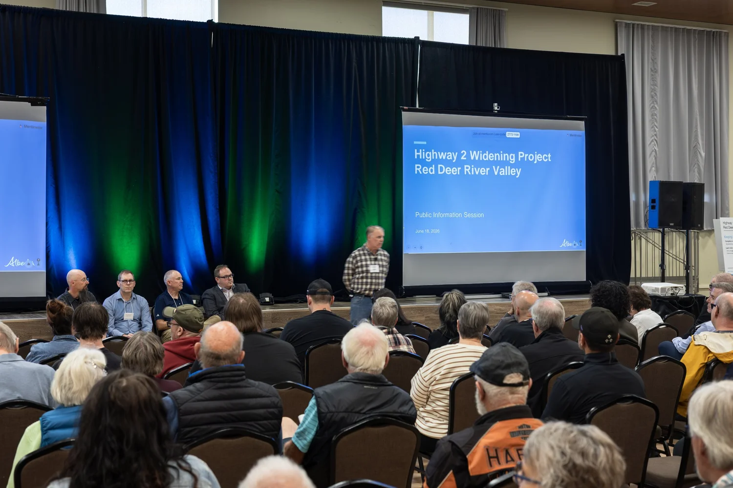 Audience at a reVerb public meeting