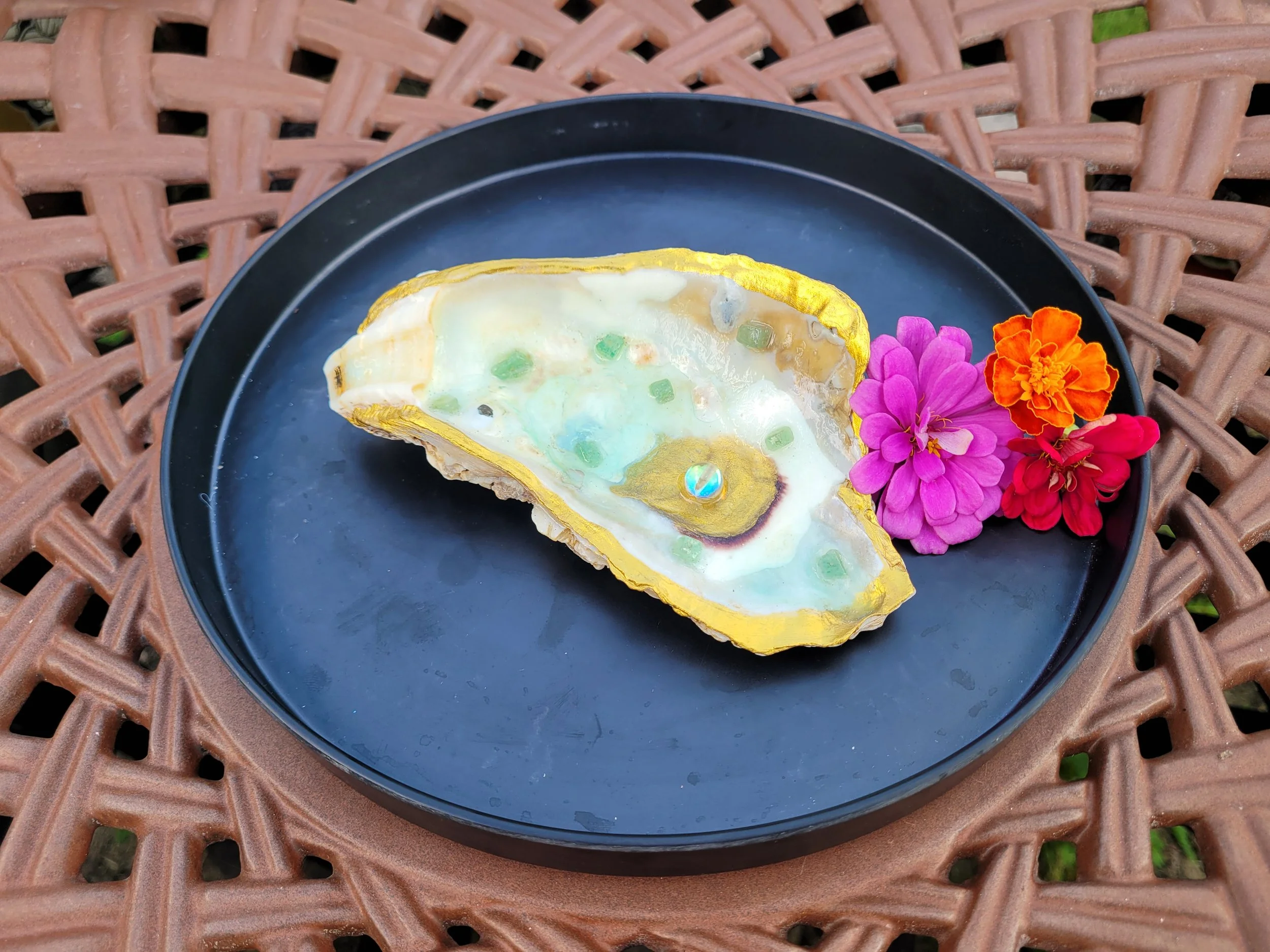 golden glow jewelry catch shell
