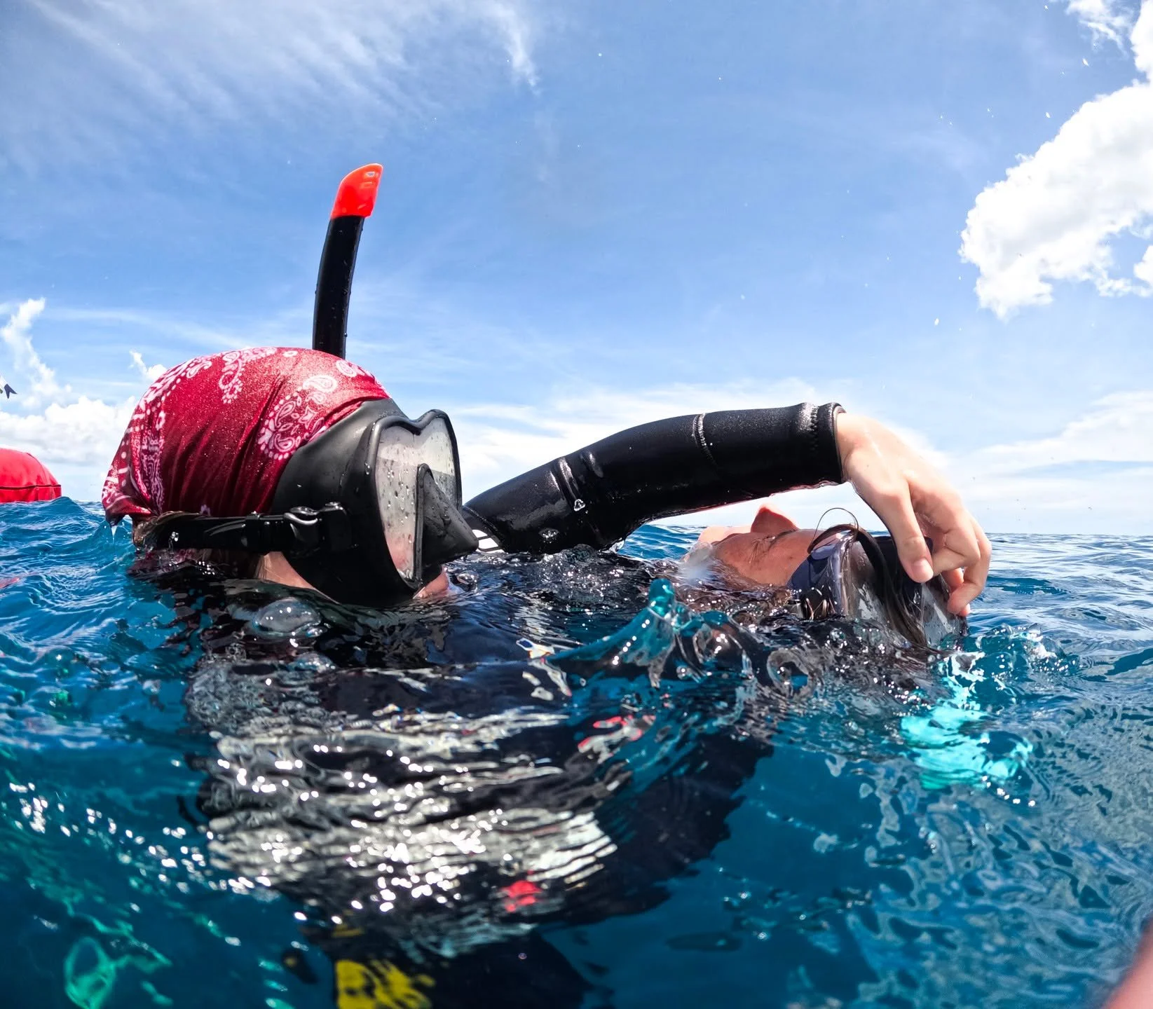 La s&eacute;curit&eacute; en apn&eacute;e, on en parle mais pas suffisamment.
A deux c'est toujours mieux ! 
Garder un oeil, surveiller, accompagner au retour.
Pas de secret. Les syncopes peuvent &ecirc;tres sans signe annonciateur, sans sympt&ocirc;