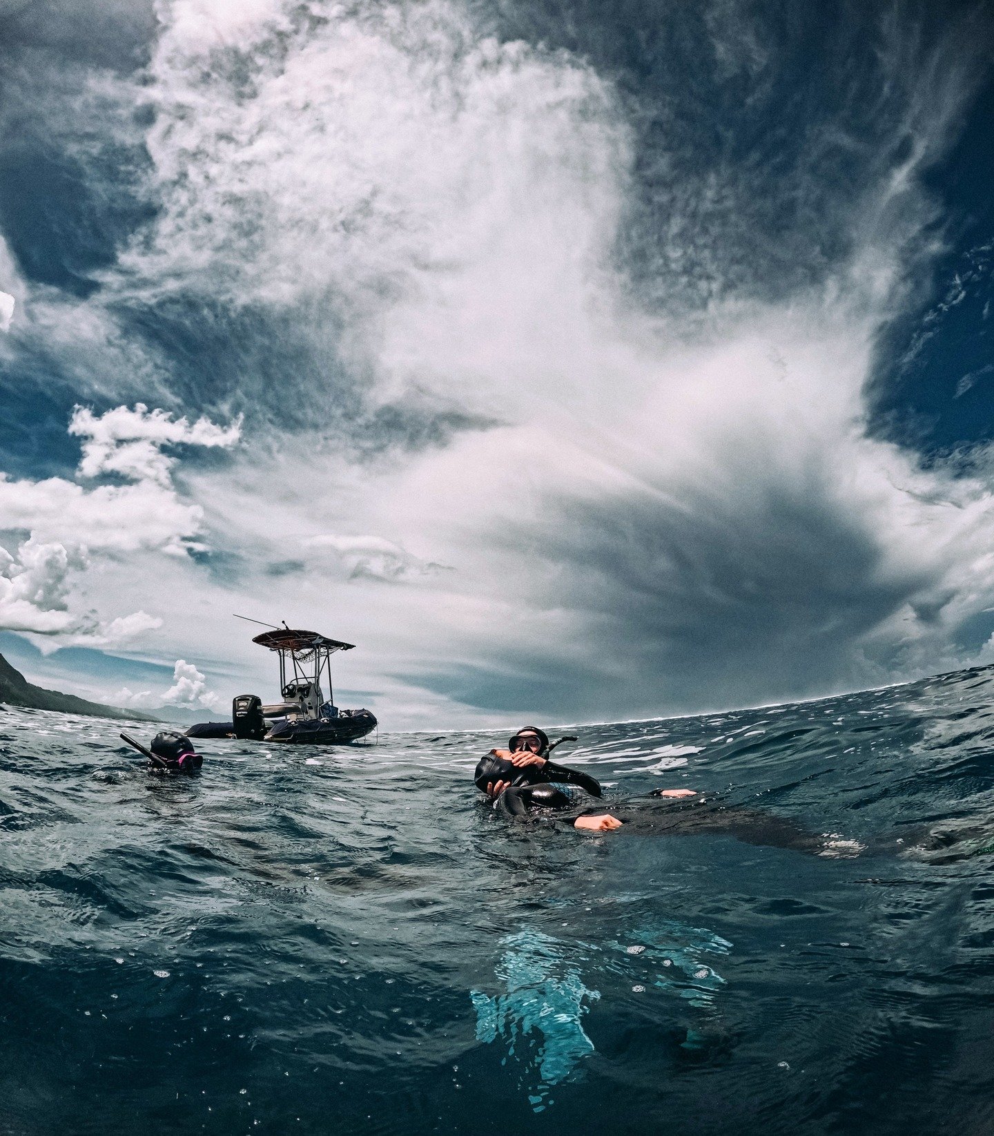 Suite et fin en images du stage AIDA 3*, niveau 2 sur 30m, du 7/8 et 14/15 mars).

Avec Maud, Caroline et Agathe.. et Robin (av&eacute; la casquette)
Et le dernier jour, Antoine (AIDA 3*) et Cl&eacute;ment (futur AIDA 3*) nous ont rejoint pour s'entr