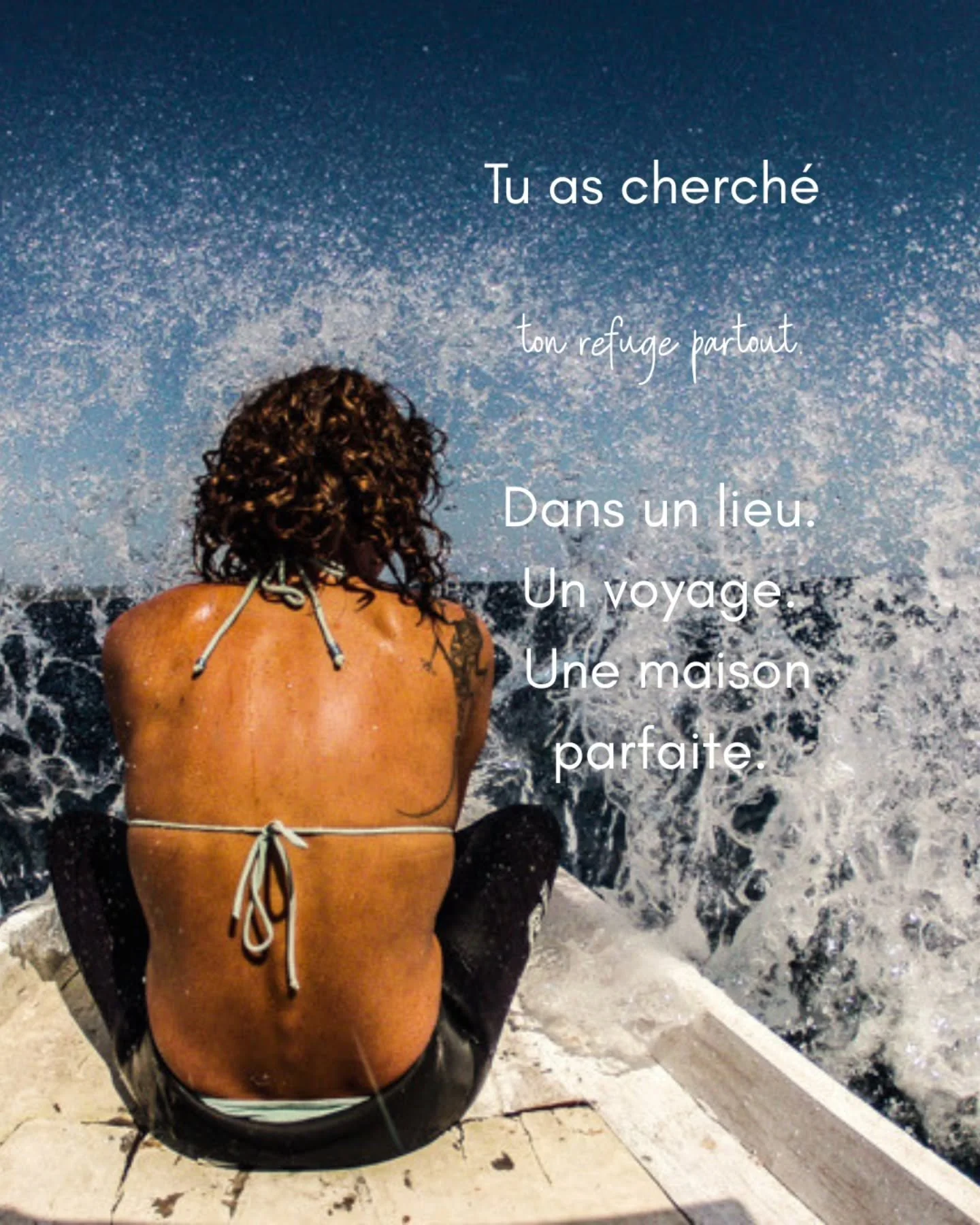 J'ai longtemps cherch&eacute; un endroit o&ugrave; me poser.
Un lieu. Un ailleurs. Un moment parfait pour enfin souffler.

Et puis j'ai compris : ce lieu, je le porte d&eacute;j&agrave;.

Il ne demande pas la mer, le silence total, ou des vacances.
J