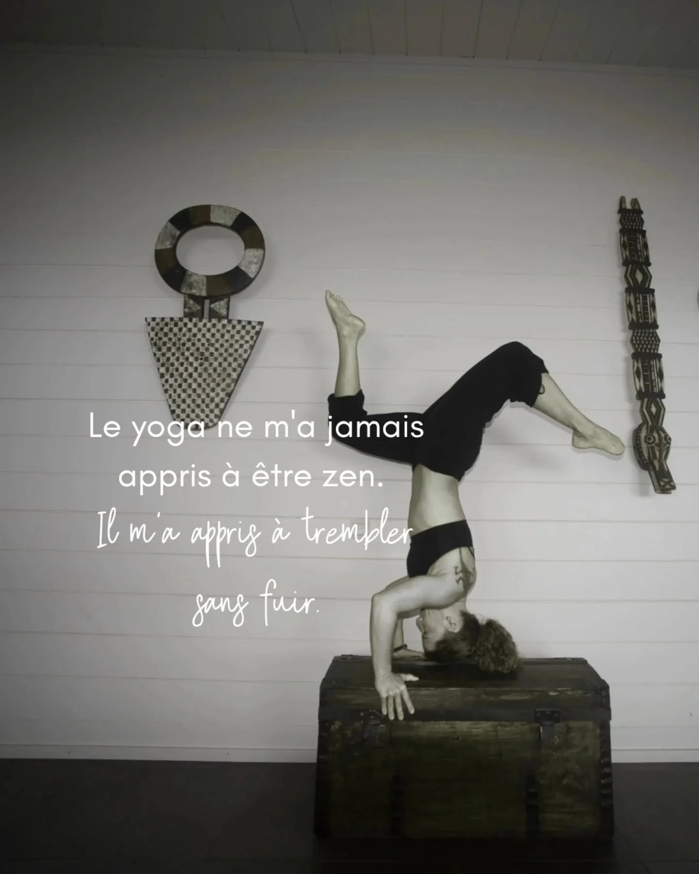 Il y a une diff&eacute;rence entre subir l'inconfort et le traverser consciemment. Au d&eacute;but on lutte. C'est comme en apn&eacute;e. Puis on finit petit &agrave; petit par l&acirc;cher, s'abandonner. 
Le yoga (oserai-je dire, le vrai, celui qui 
