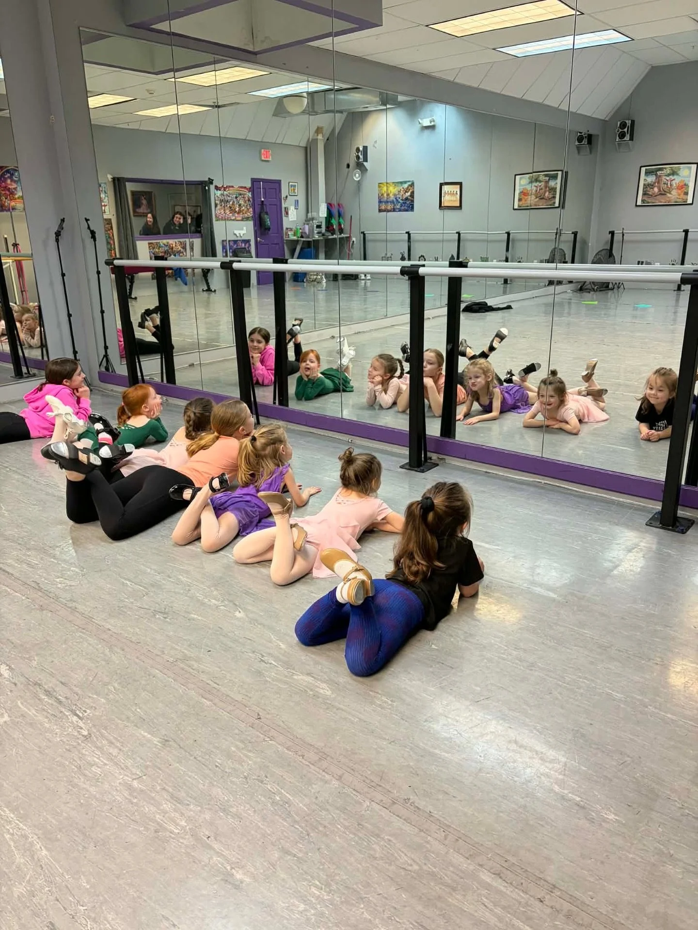Little dancers, big dreams. 💜

Our 3/4 Tap/Ballet crew taking a moment to imagine themselves as the ballerinas they want to be. Every great dancer starts right here.

We love building confidence, creativity, and joy from the very beginning. ✨

#siua