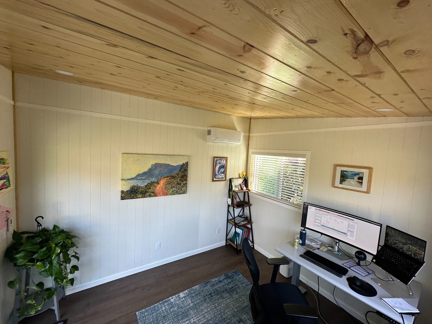 Did you know this beautiful finished wood-lap ceiling comes STANDARD in our studio packages? This always comes as a surprise to clients. We think it warms up the space and makes it feel like a real part of your home - would you agree? 
.
.
#genuinesh