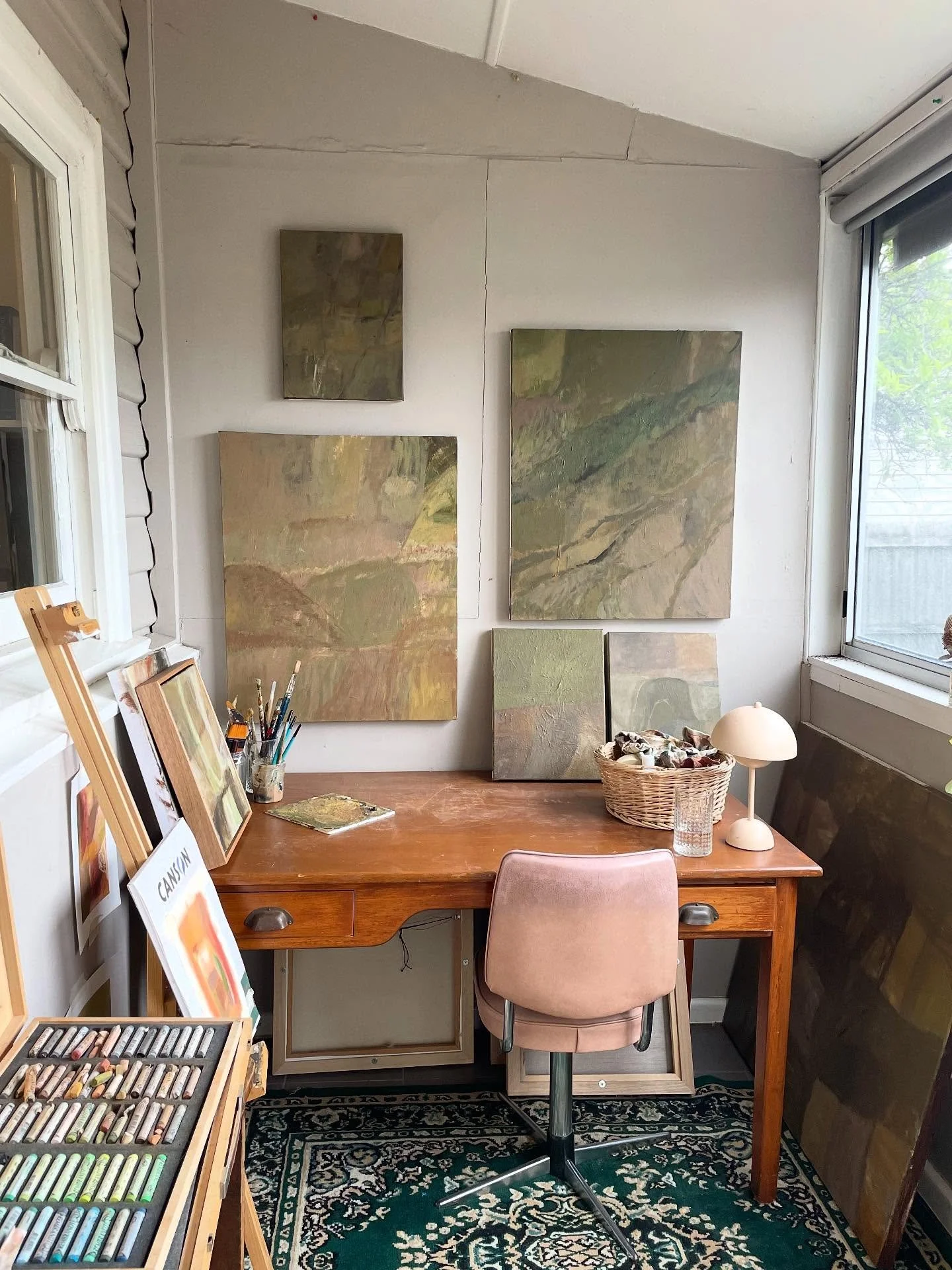 Very quickly outgrowing this sunroom studio whilst working on this nature inspired collection 🌿

Lovely couple of days painting whilst my love tends to the garden 🍃