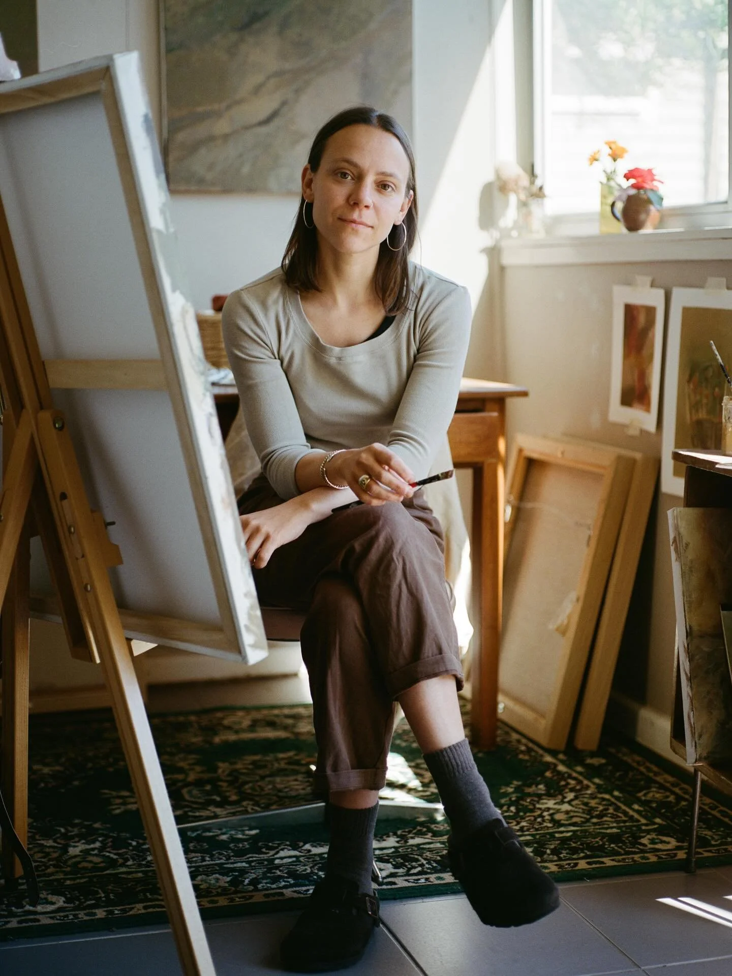 Sweet moments captured in my sunroom studio last month by the wonderful @jennifer___jones___