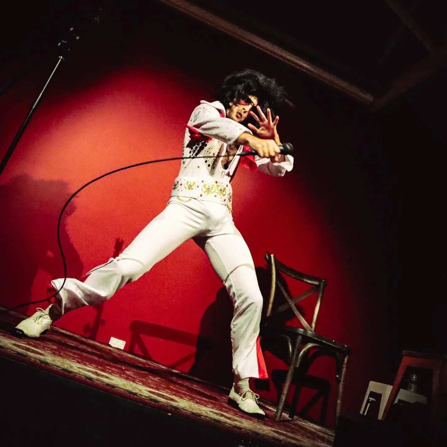 TONIGHT! (OR RATHER WHAT WAS) @smiths_miscellaneous gathers a wide array of human oddities onto one easily observed (and studied) stage.👽👽👽 Join us in our never-ending mission to understand the human condition so we can better destro&ndash; &helli