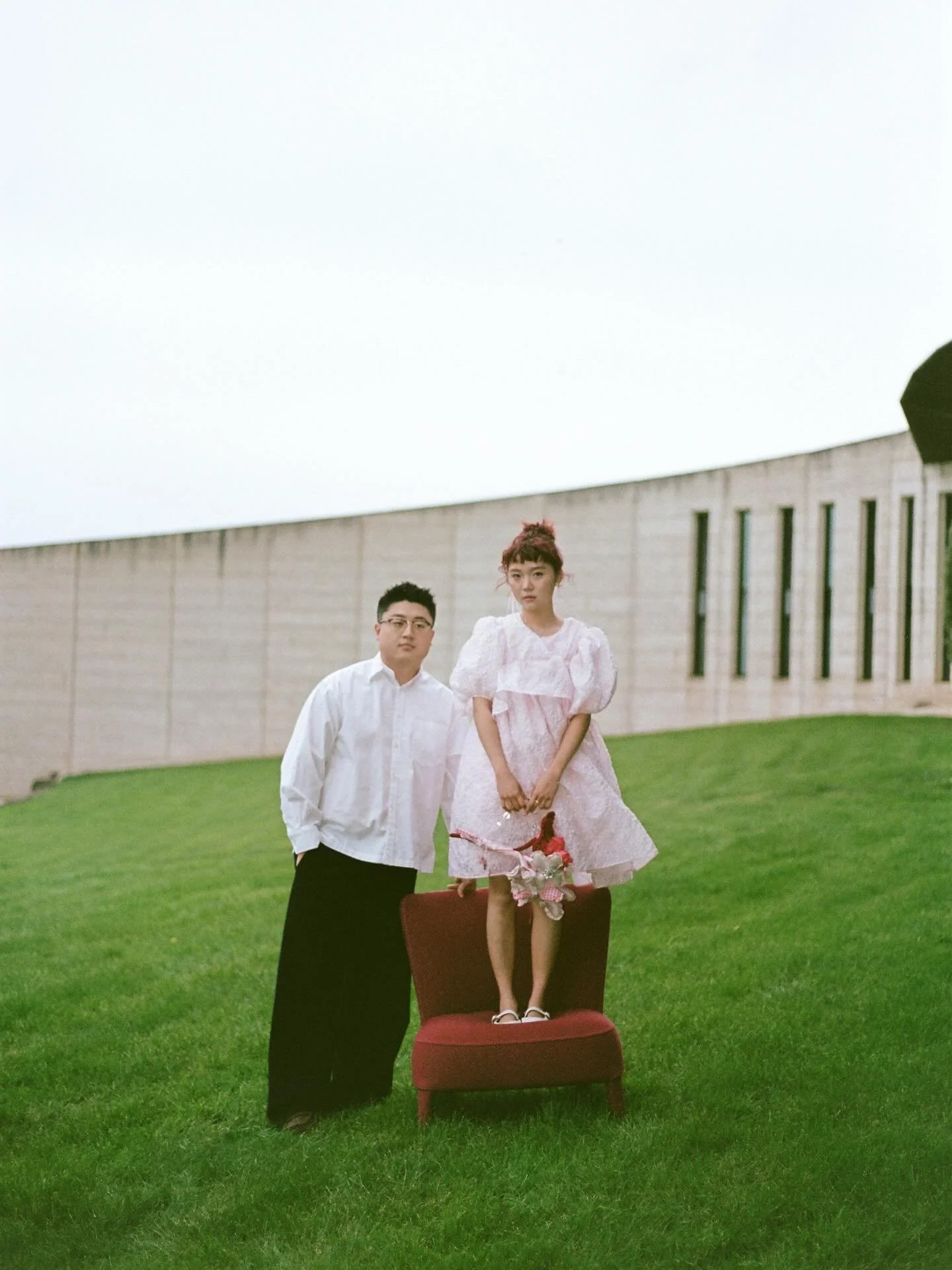 🎀
Conie &amp; Joel are getting glammed up for their pinky day!!!

Florist &amp; Dripping: @saintvalleystudio 
Planning: Bride herself @ccconie @tarta.event 
Makeup: @yaya_makeup_mel 
Venue: @portphillipestate 
Photo &amp;Video:  @forpearlsandpears 
