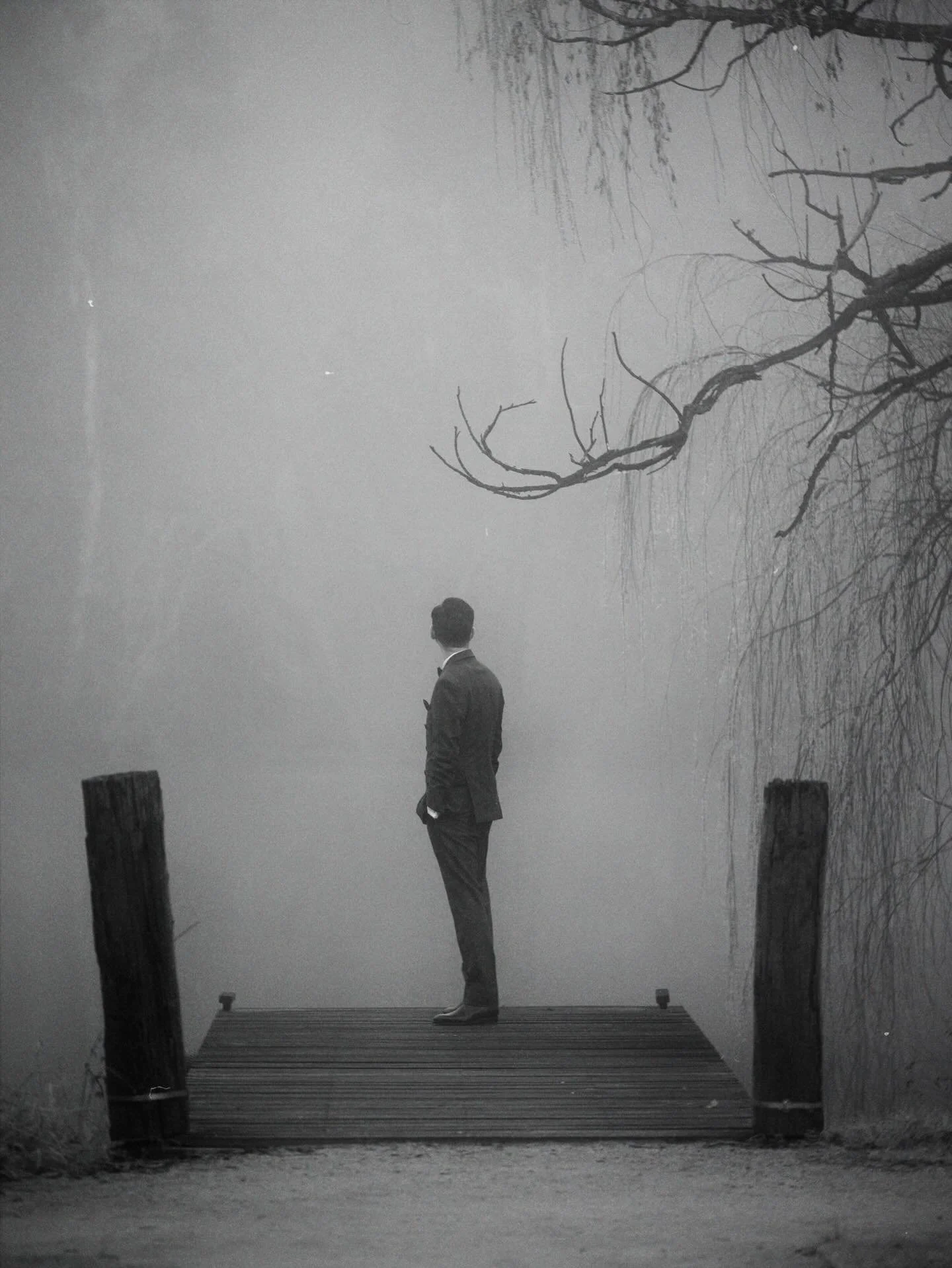 🌫️
At 8am, he stood at the end of the pier, waiting.
The fog wrapped the morning in silence.