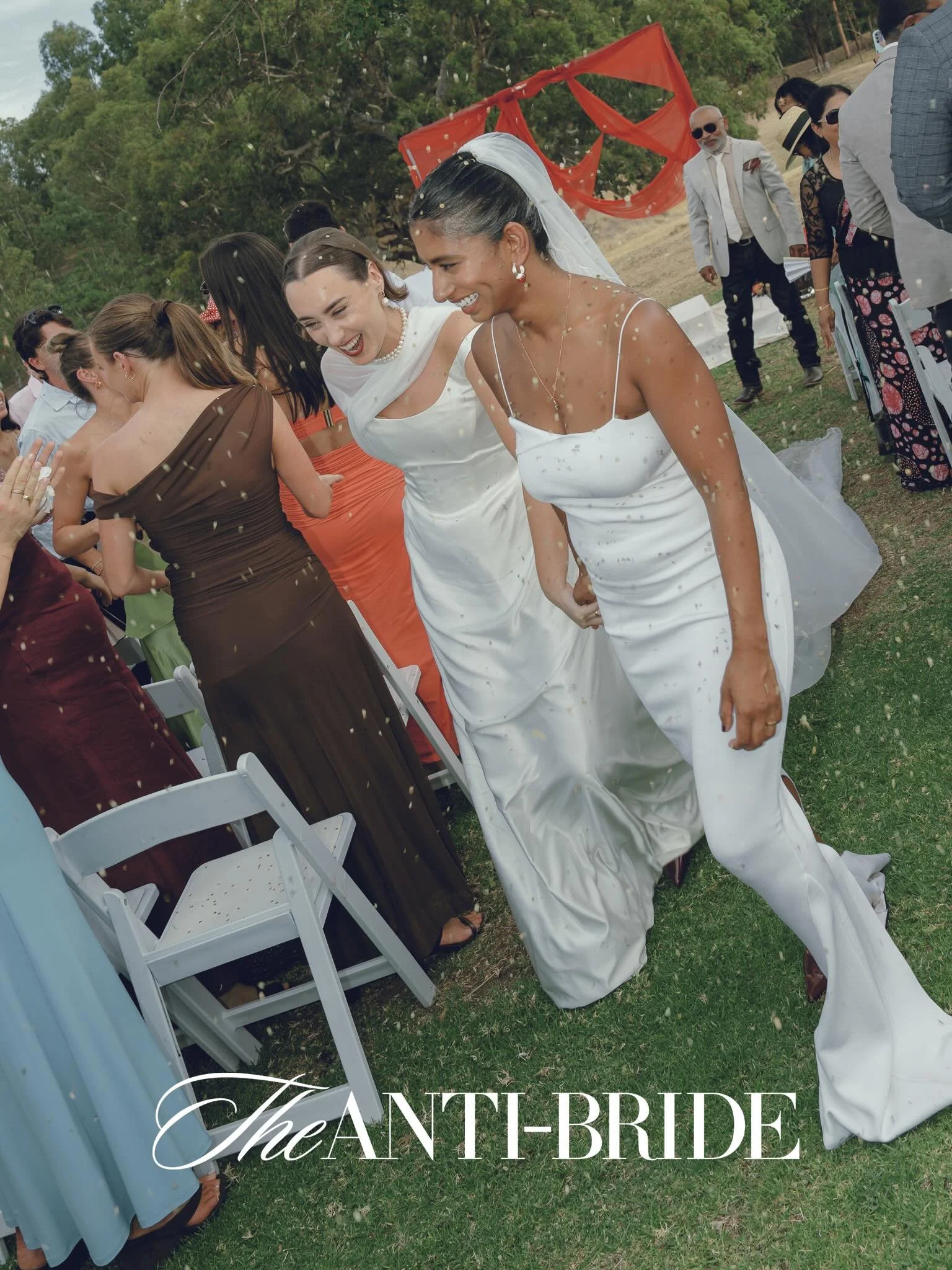 A lovely feature with @_anti_bride 
For @pulligard &amp; @clare_desliv 

Epic teams: 
Photo Booth @blanc.portraits 
Florals @tirasara.flowers 
Catering @elbapizzeriacatering 
MUA @beautybymalsha 
Planner @wedding_and_event_angels 
Marco Fedi&amp;tems