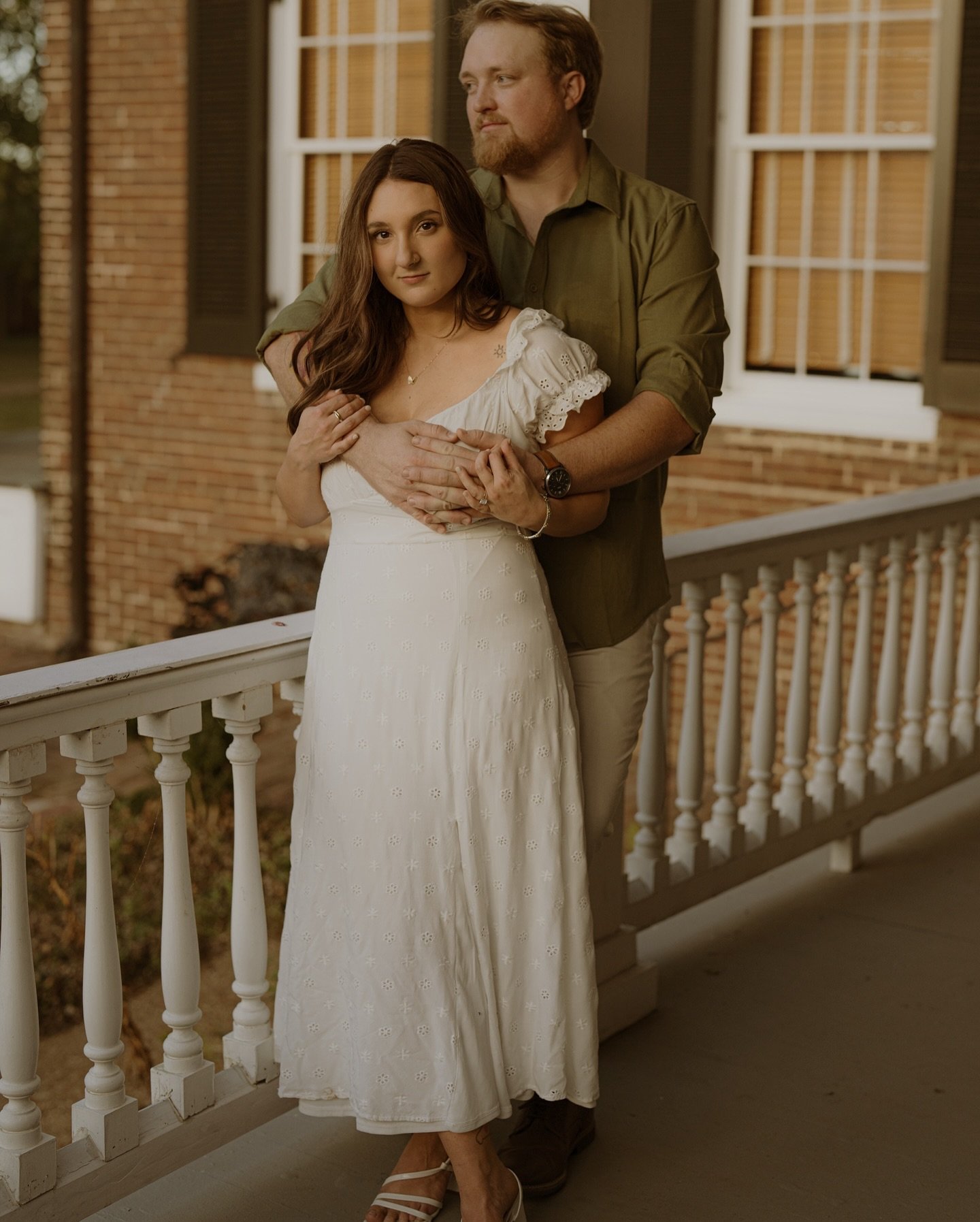There&rsquo;s something about a warm sunset and two people in love that never goes out of style. This engagement session near Nashville was filled with soft light, quiet moments, and genuine connection &mdash; the kind of photos that feel as timeless