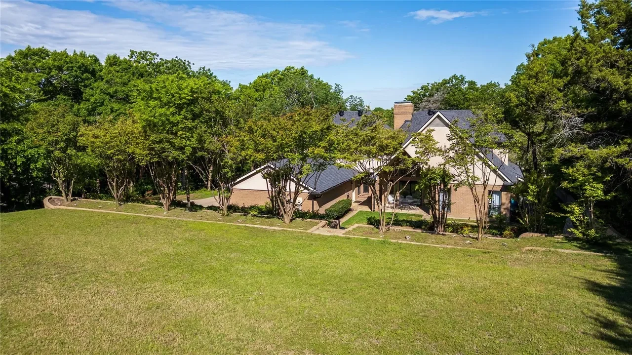 1254 Whispering Oaks Drive (18).webp