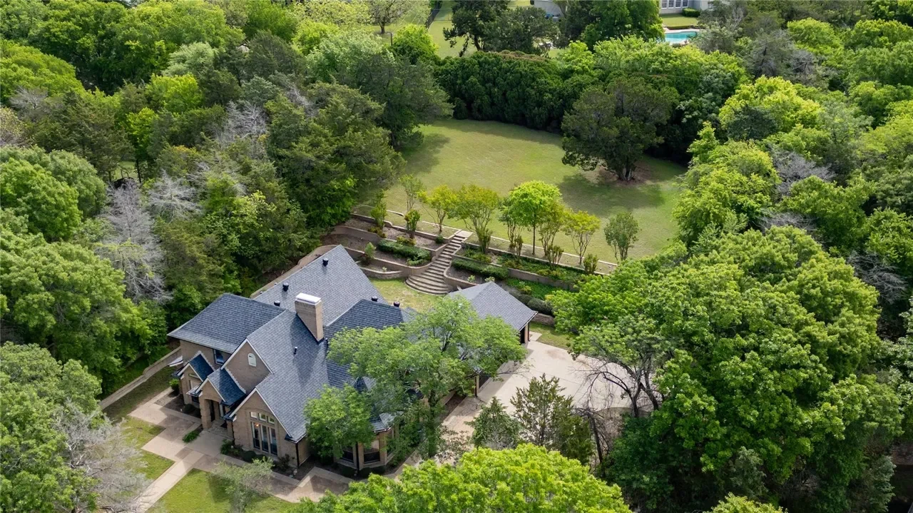 1254 Whispering Oaks Drive (17).webp