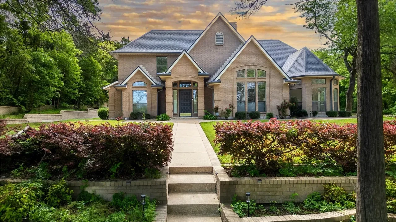 1254 Whispering Oaks Drive (16).webp