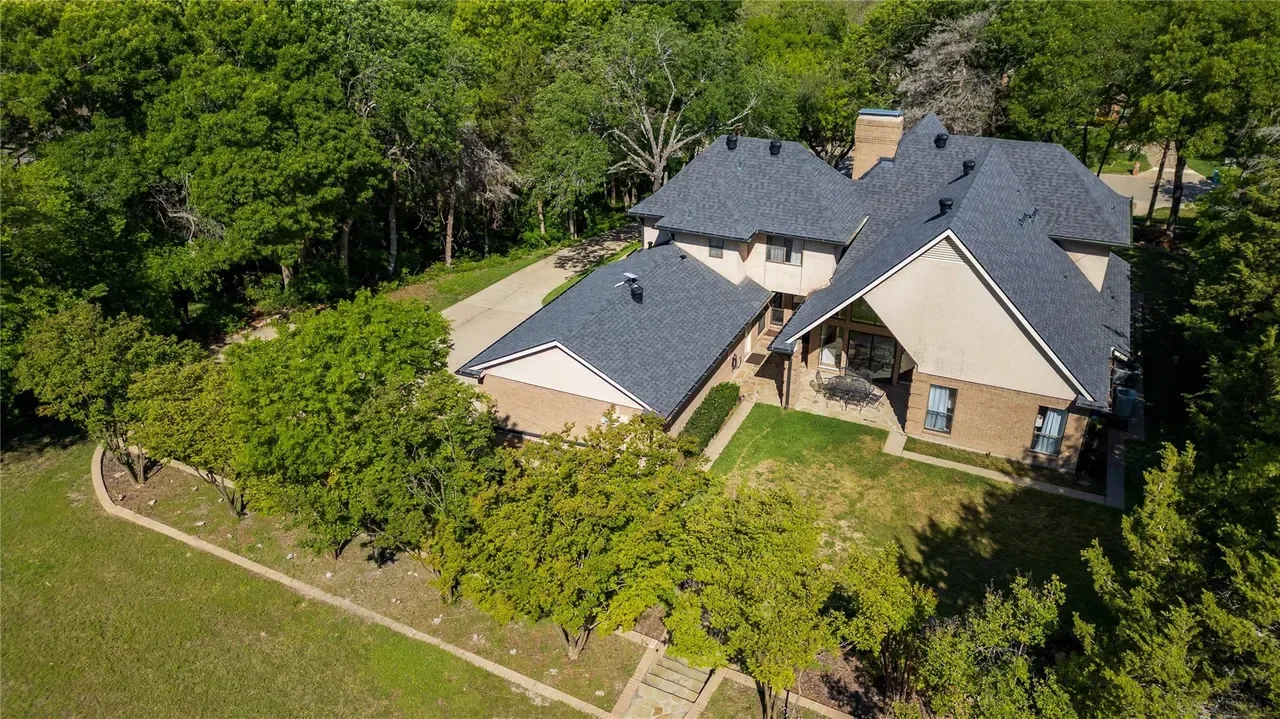 1254 Whispering Oaks Drive (3).webp