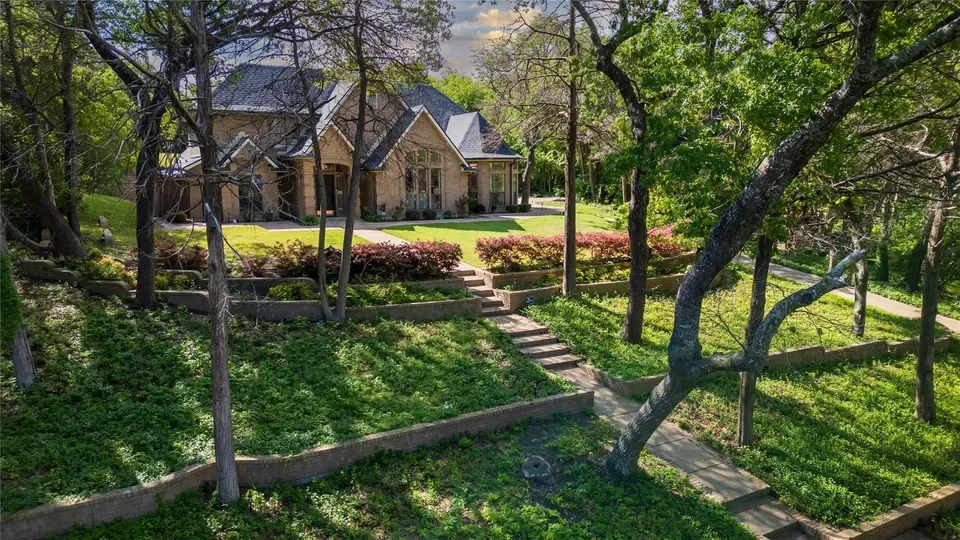 1254 Whispering Oaks Drive (1).webp