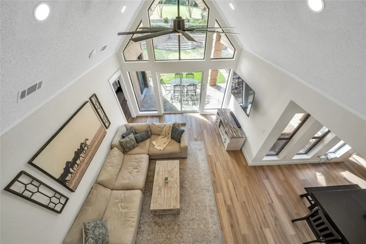1254 Whispering Oaks Drive (12).webp