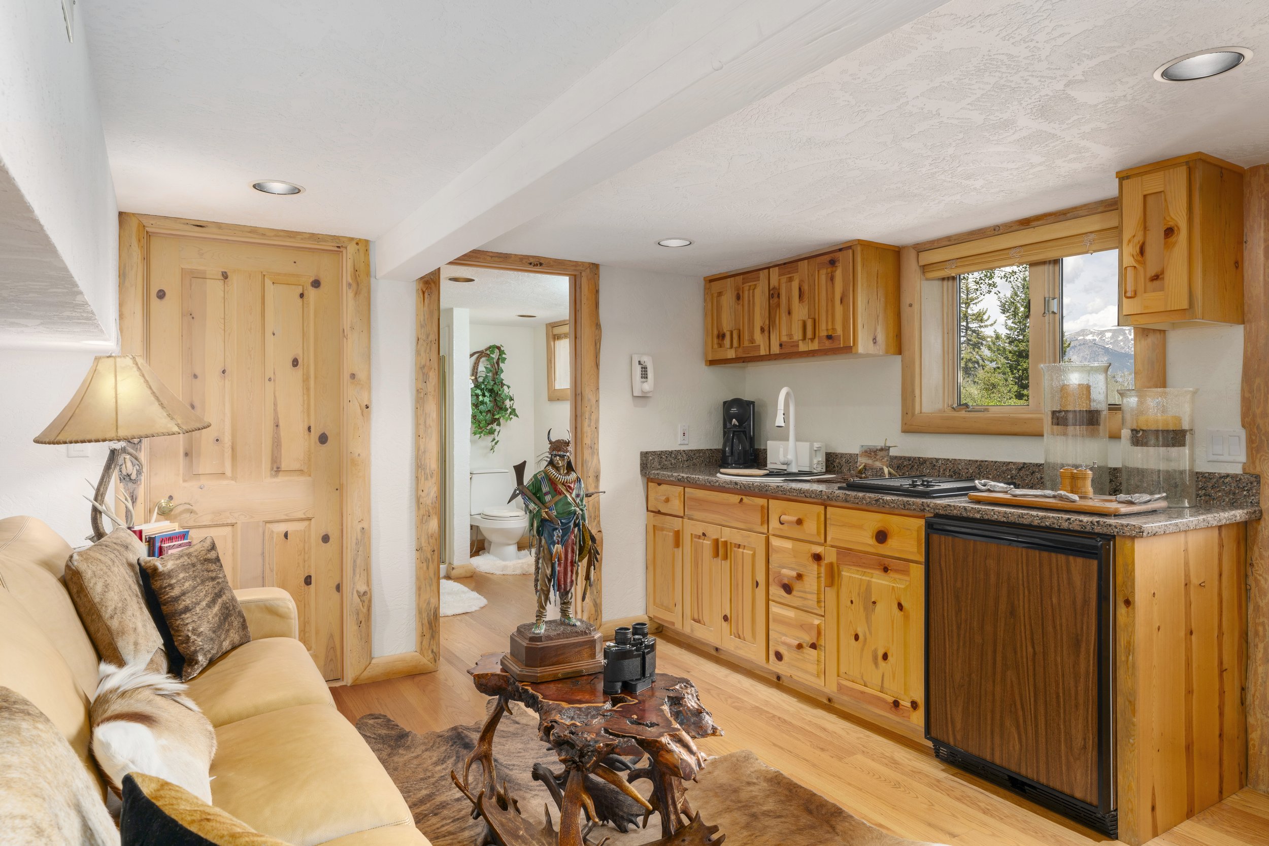 23-Guest Quarters Kitchenette.jpg