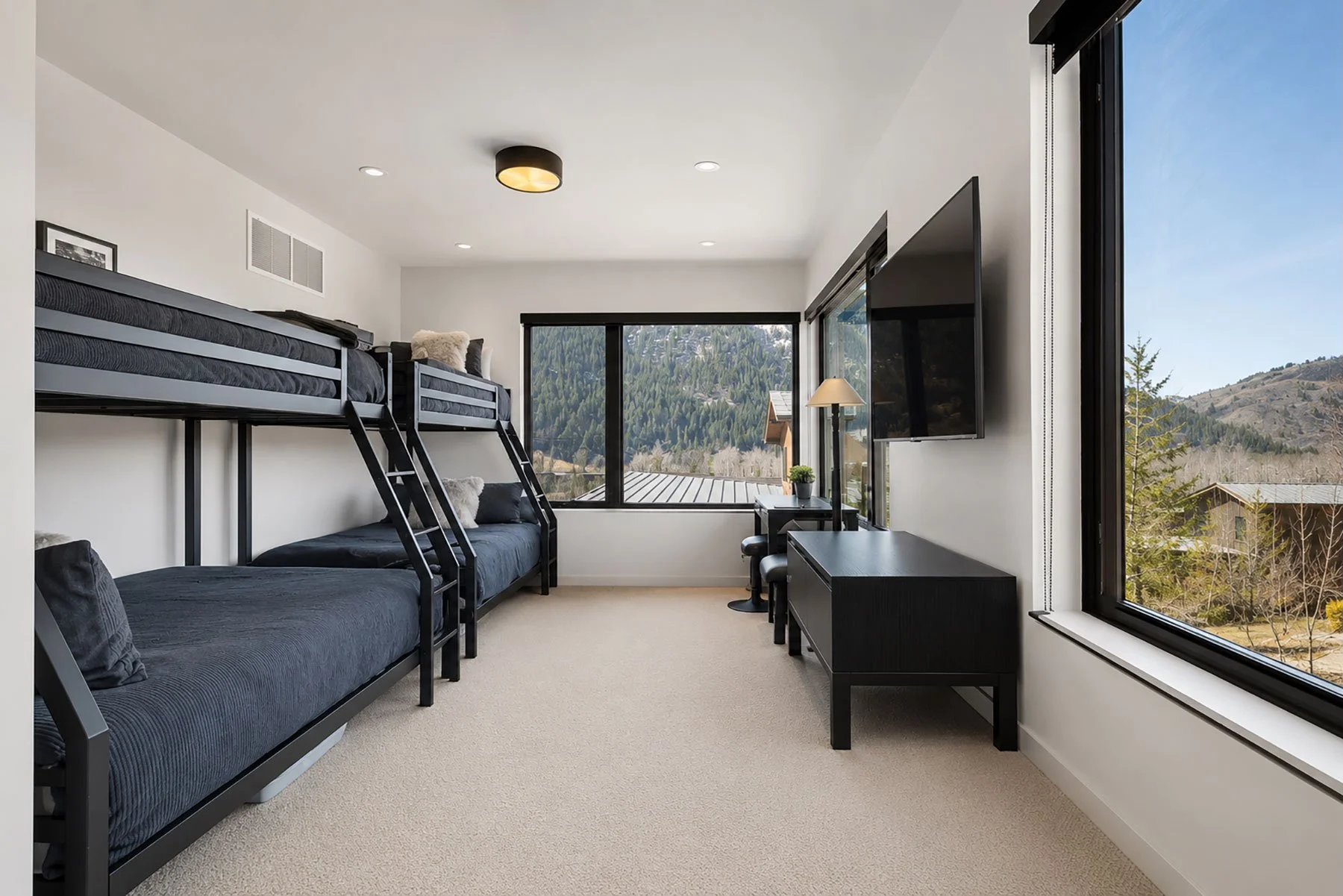 Bunk-Room-Upstairs.jpg