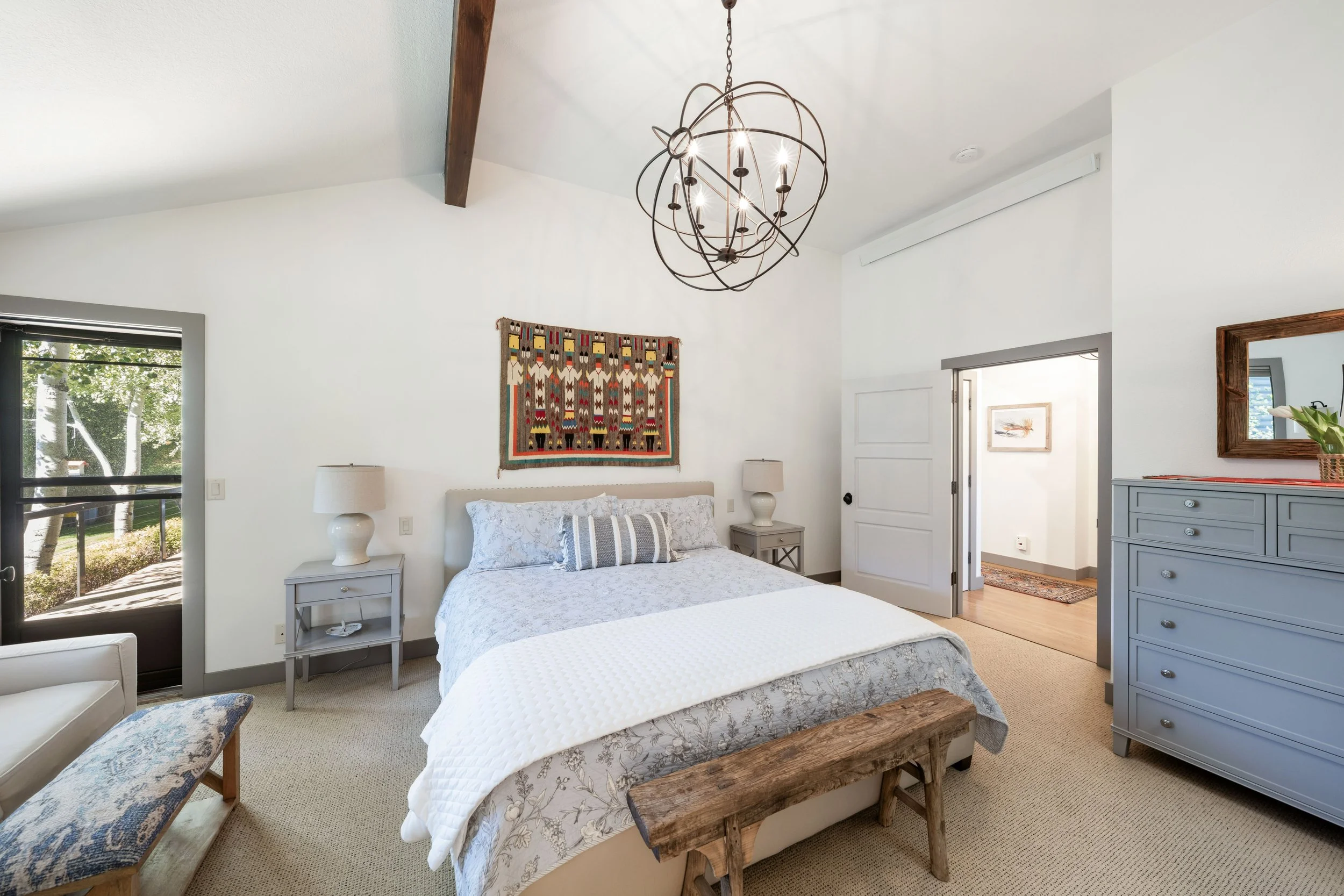 21 Primary Bedroom.jpg