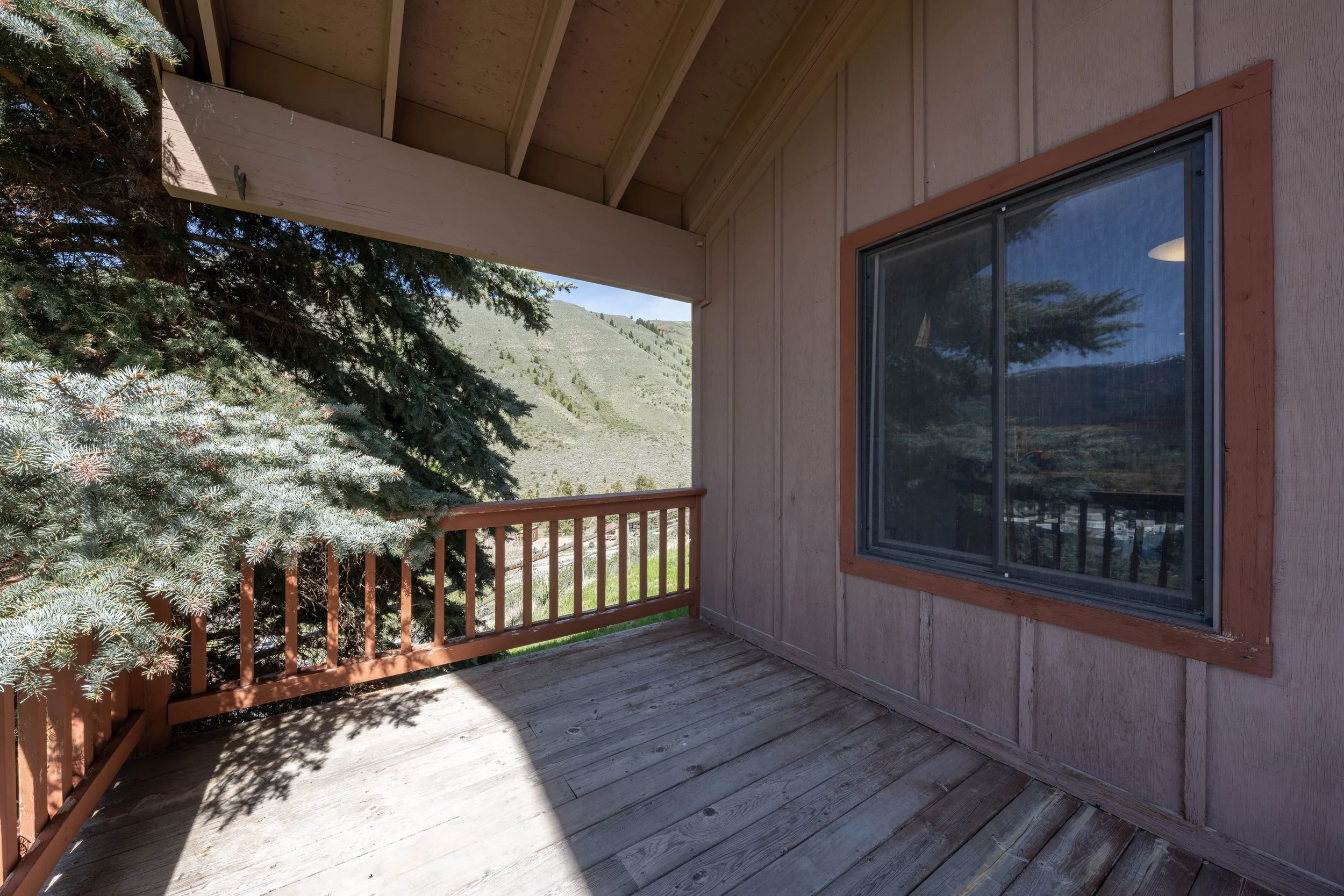 Balcony Off Dining