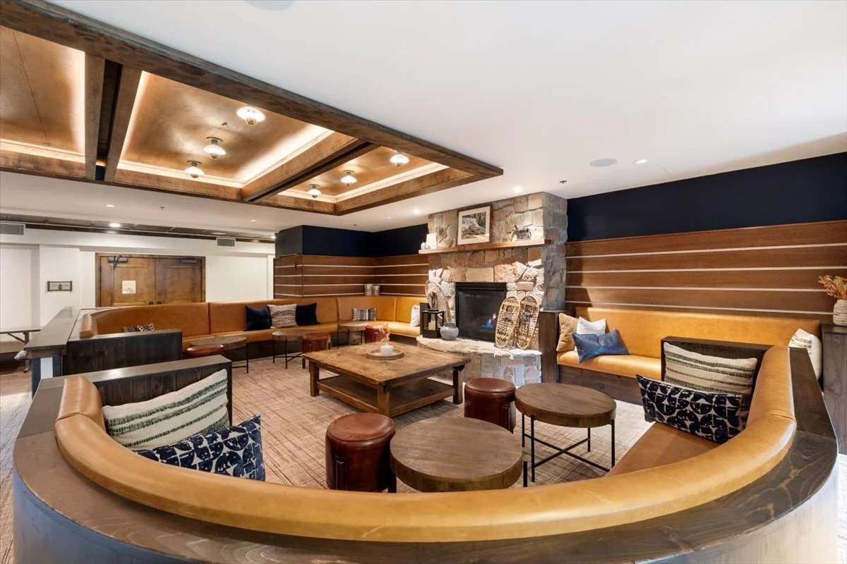 Lower Lobby Lounge