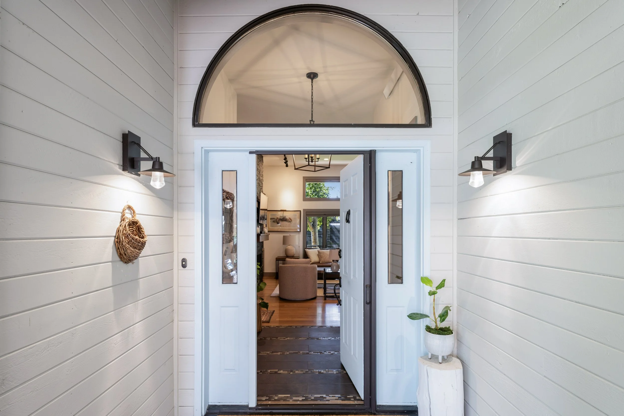 8 Front Door.jpg