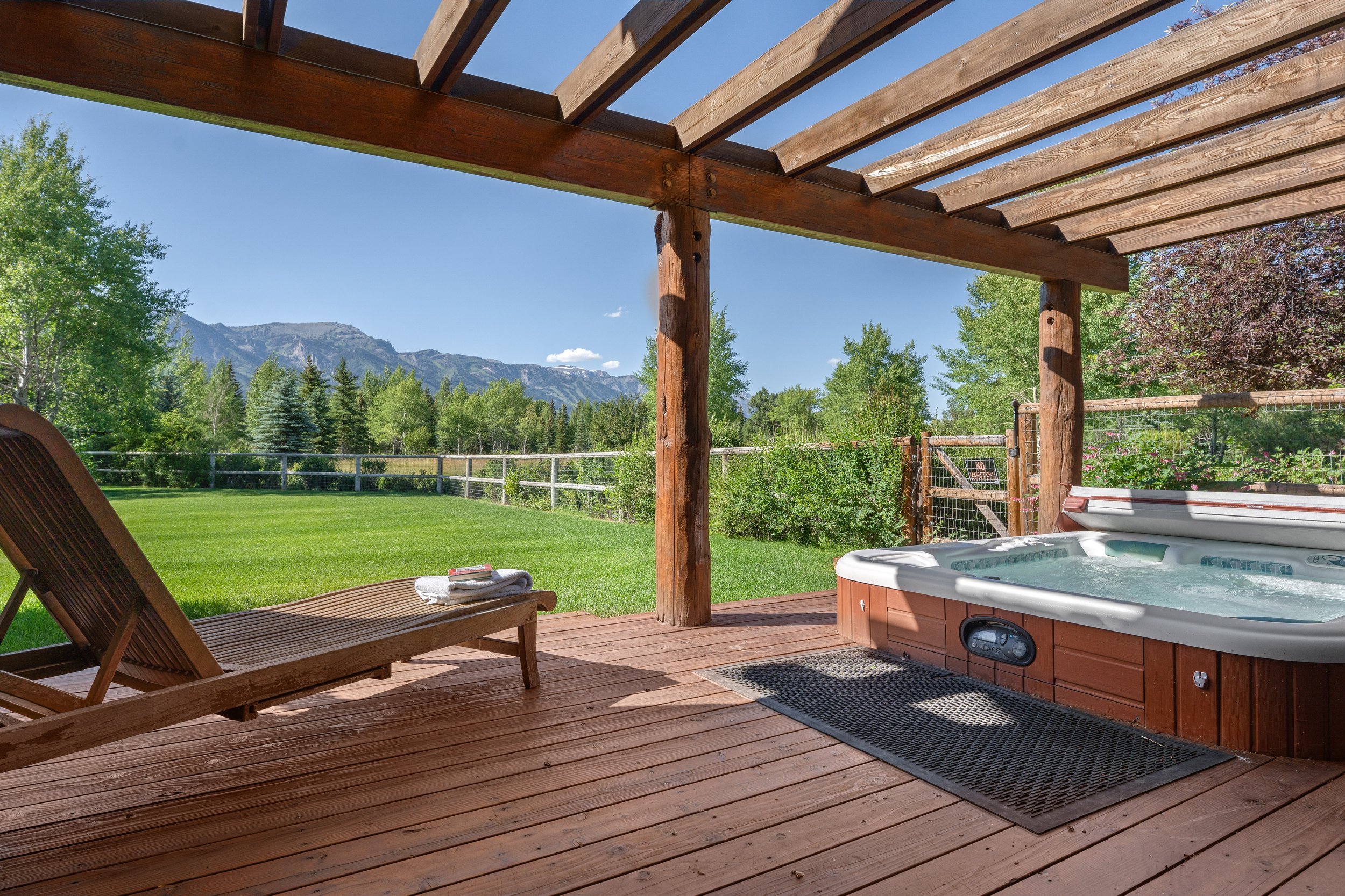 35-Hot Tub with Views-5.jpg