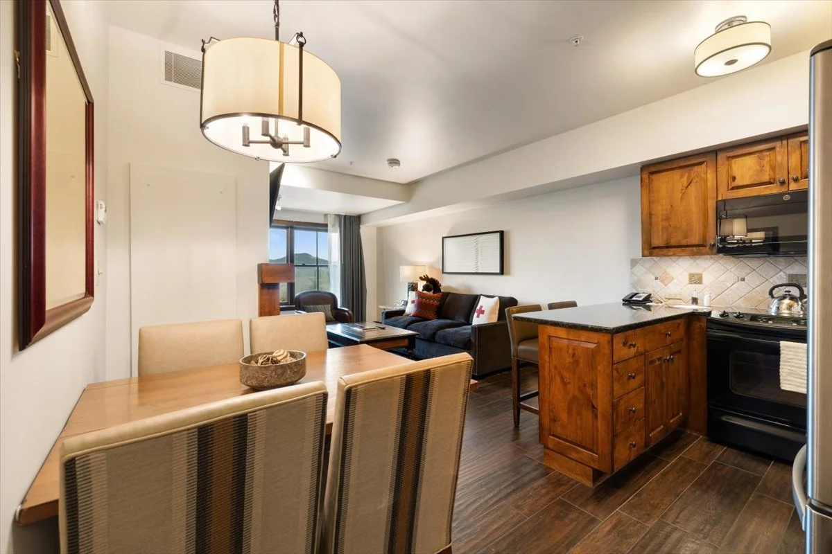 14-8 - 3385 Village Dr, TML 219-221.jpg